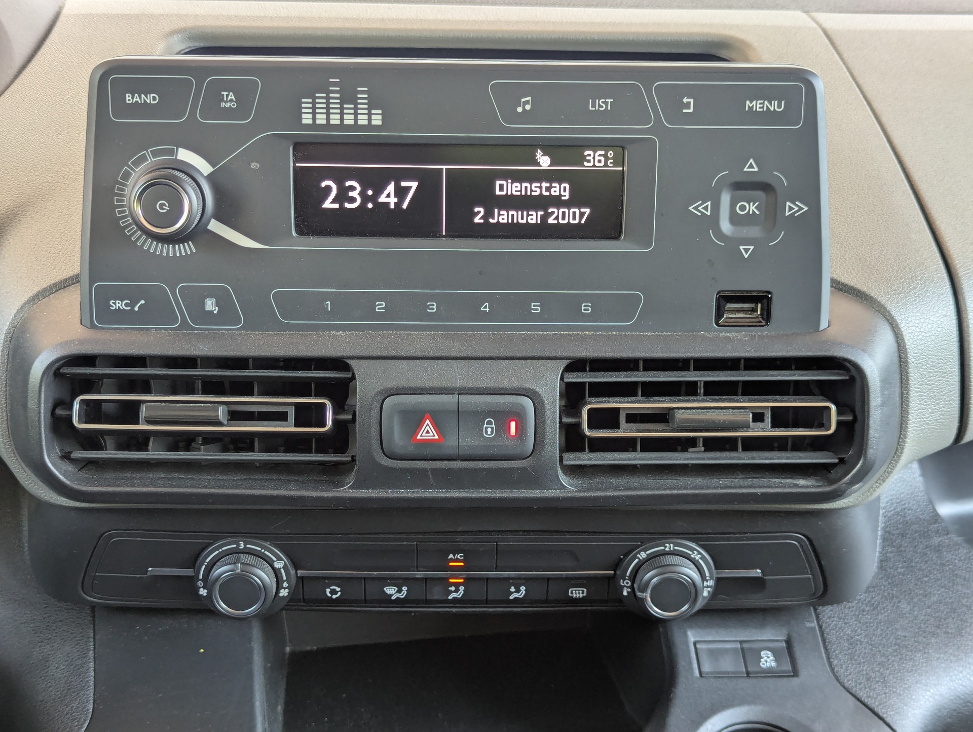 PEUGEOT Rifter 1.2 PureTech Active-image-28