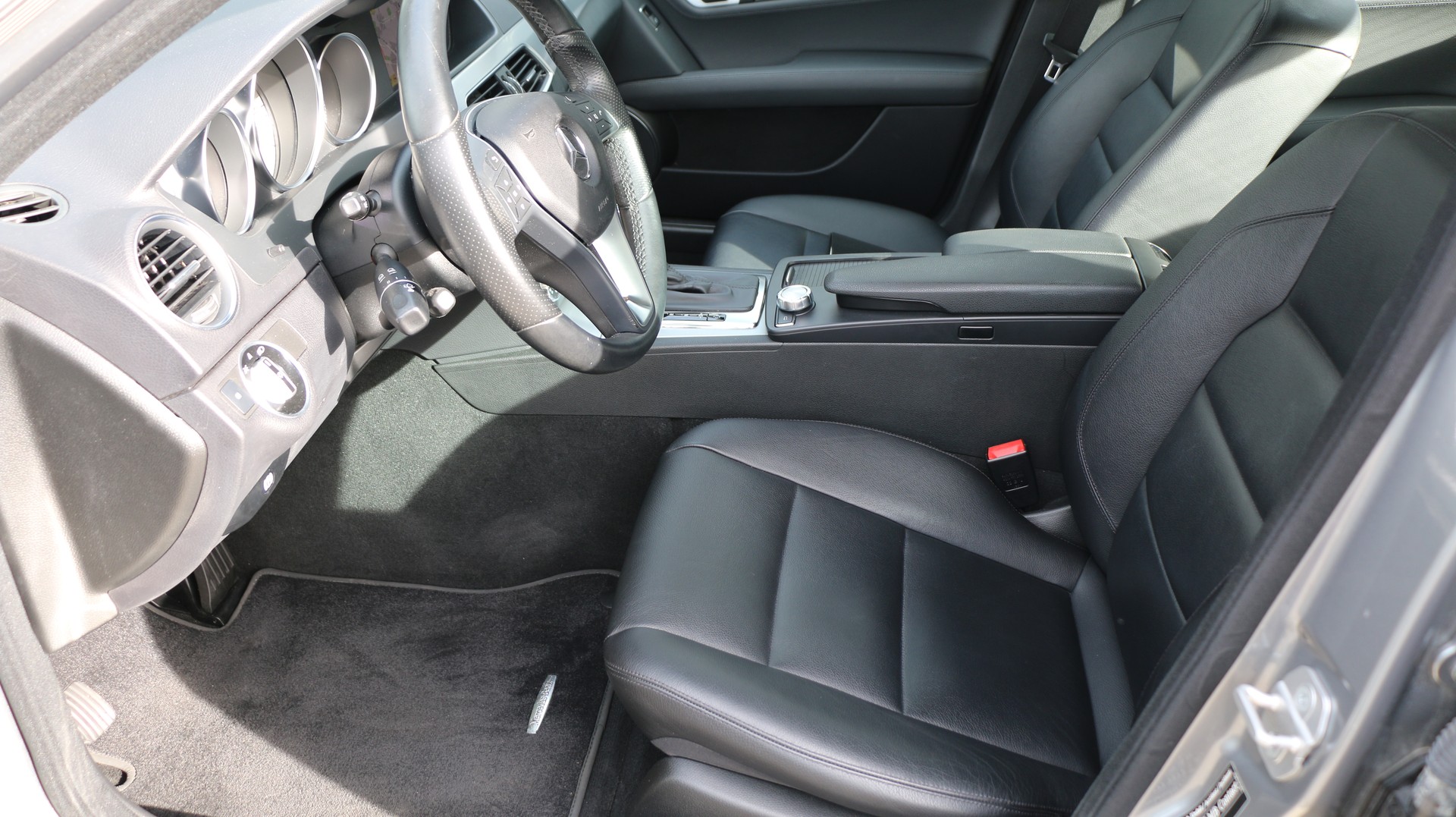 MERCEDES-BENZ C 350 Avantgarde 4Matic-image-9