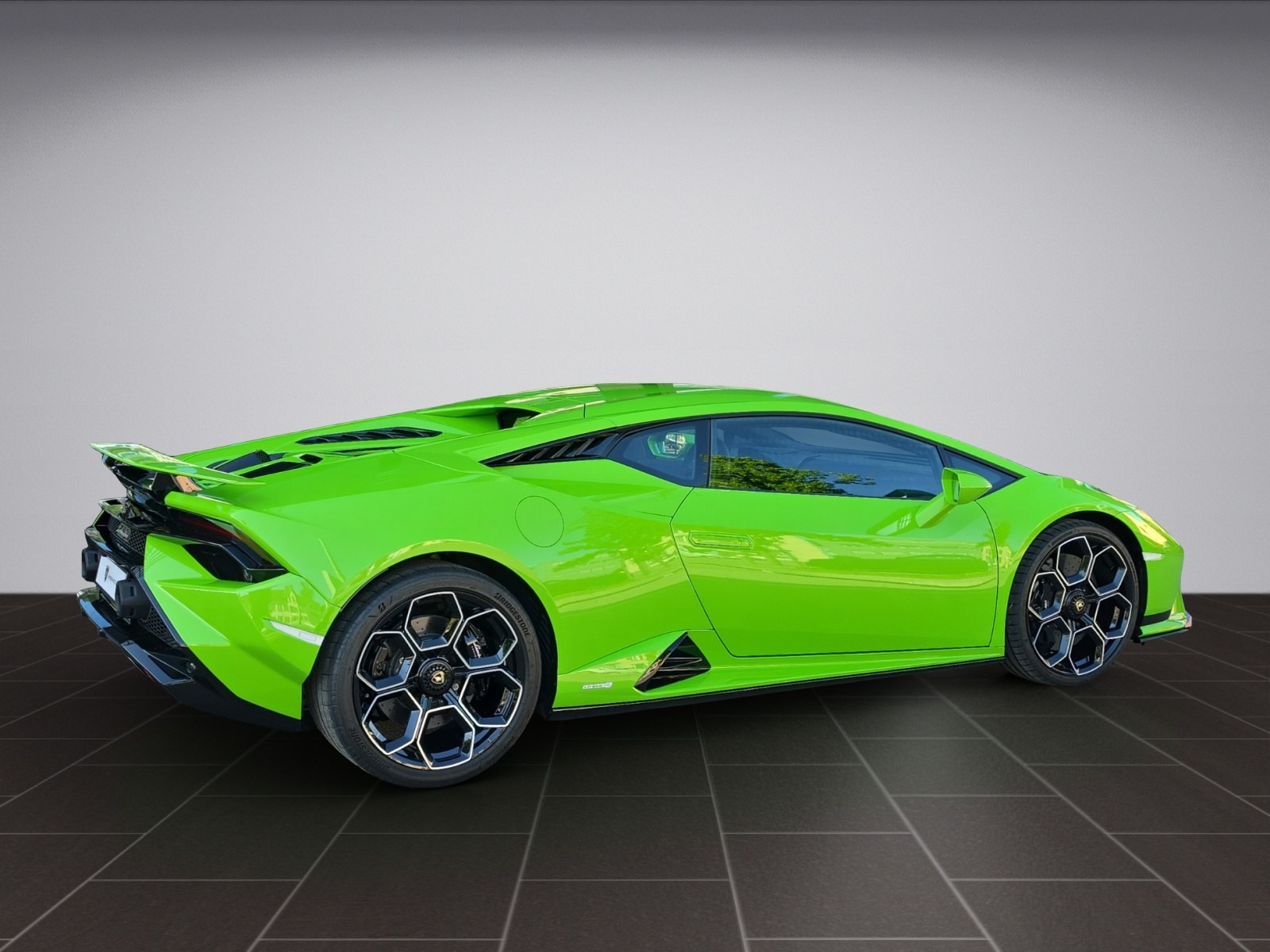 LAMBORGHINI Huracan Tecnica 24-image-2