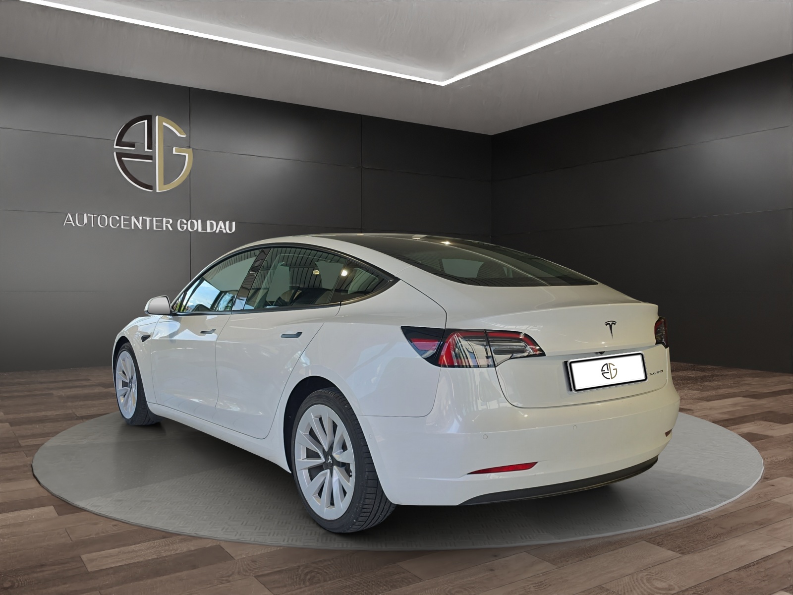 TESLA Model 3 Long Range Dual Motor AWD-image-1
