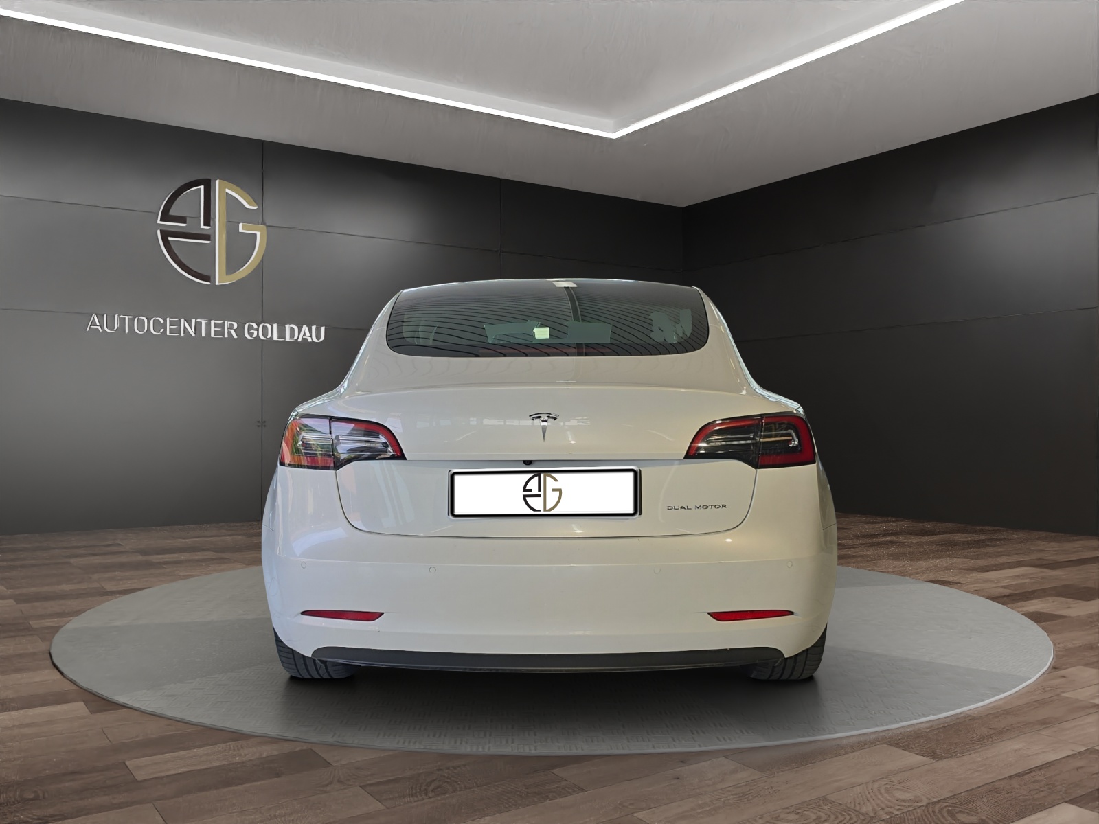 TESLA Model 3 Long Range Dual Motor AWD-image-2