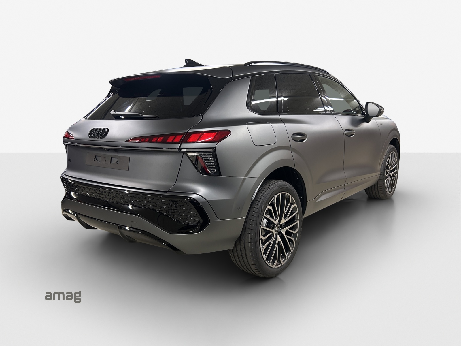 AUDI Q3 SUV e-hybrid 200 kW S tronig-image-5