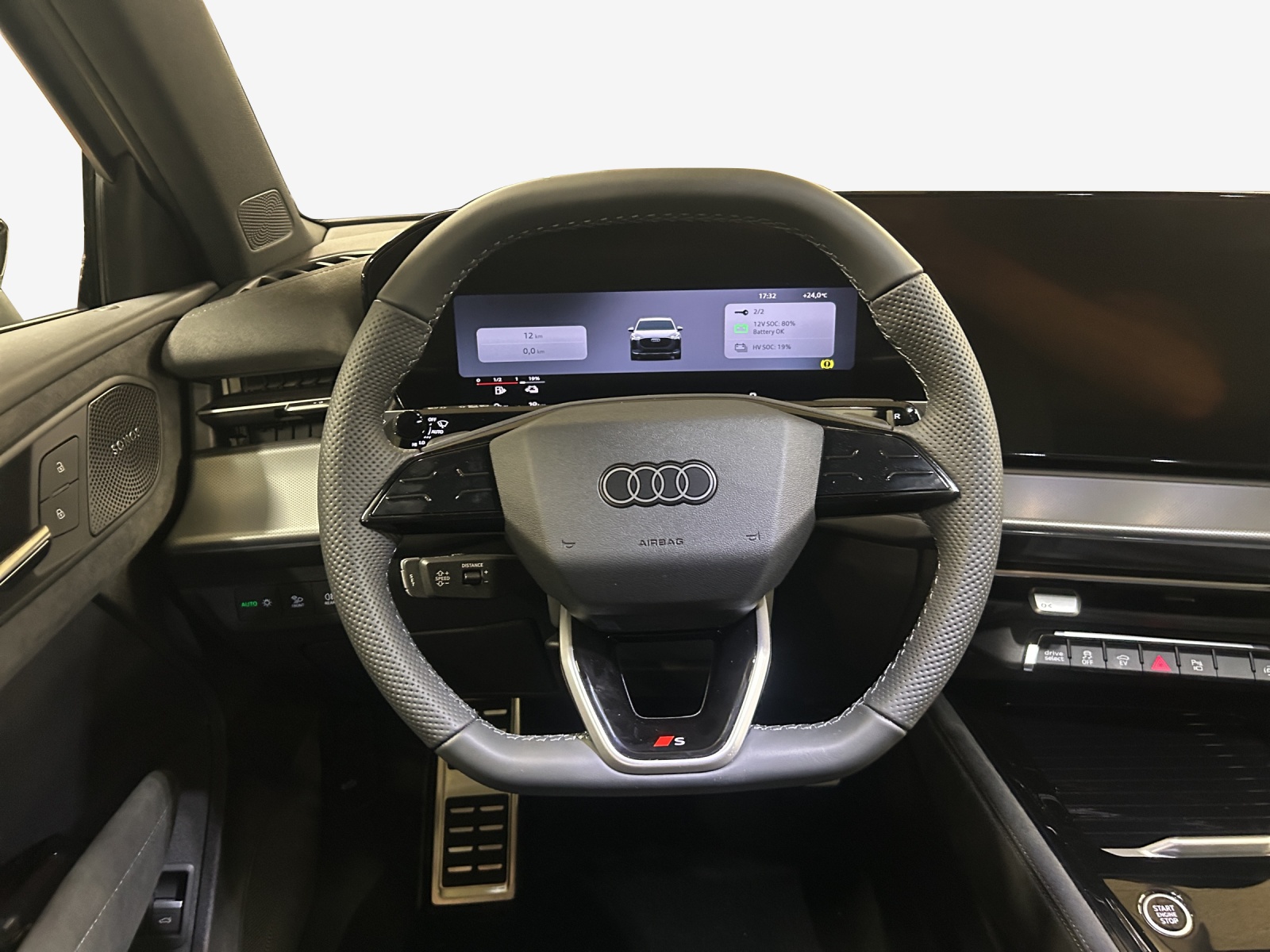 AUDI Q3 SUV e-hybrid 200 kW S tronig-image-10