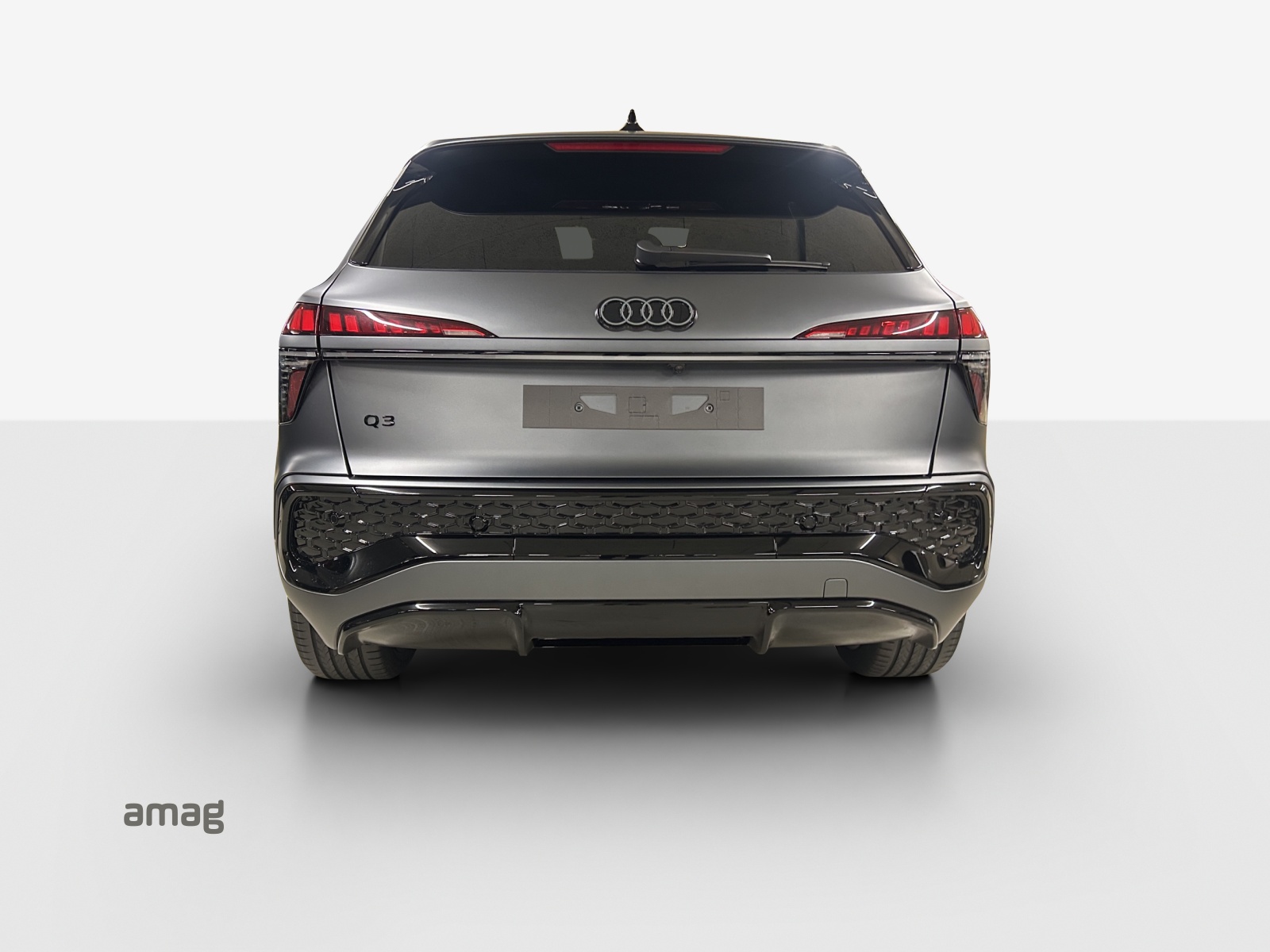 AUDI Q3 SUV e-hybrid 200 kW S tronig-image-4