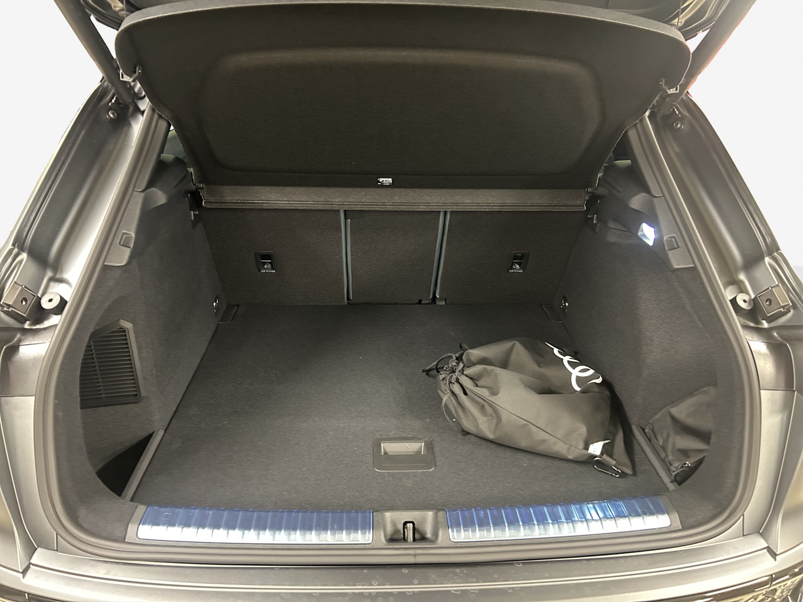 AUDI Q3 SUV e-hybrid 200 kW S tronig-image-13