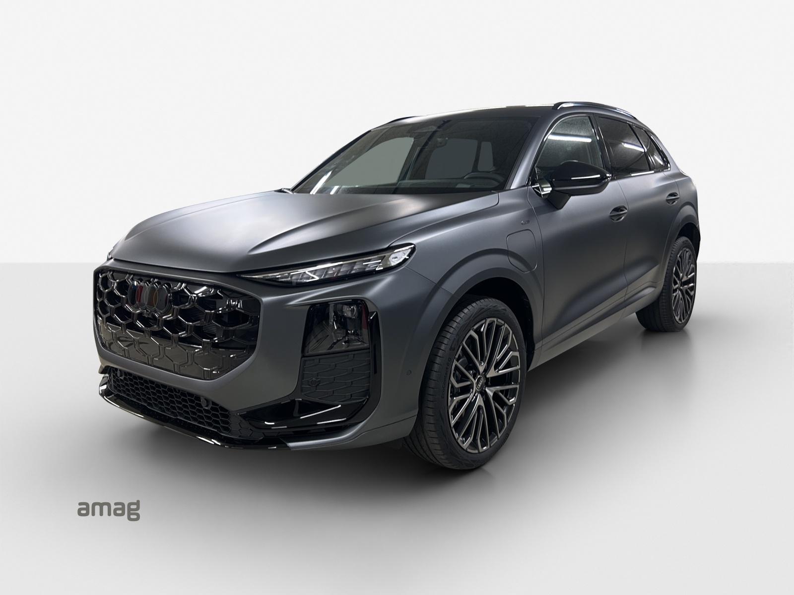 AUDI Q3 SUV e-hybrid 200 kW S tronig-image-1
