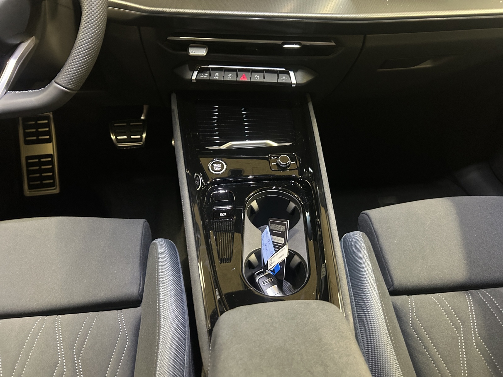 AUDI Q3 SUV e-hybrid 200 kW S tronig-image-11