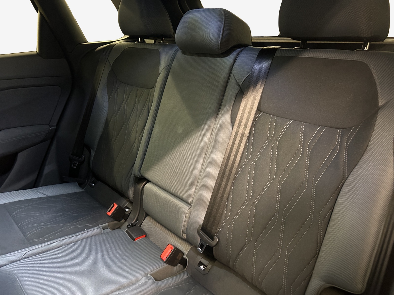 AUDI Q3 SUV e-hybrid 200 kW S tronig-image-12