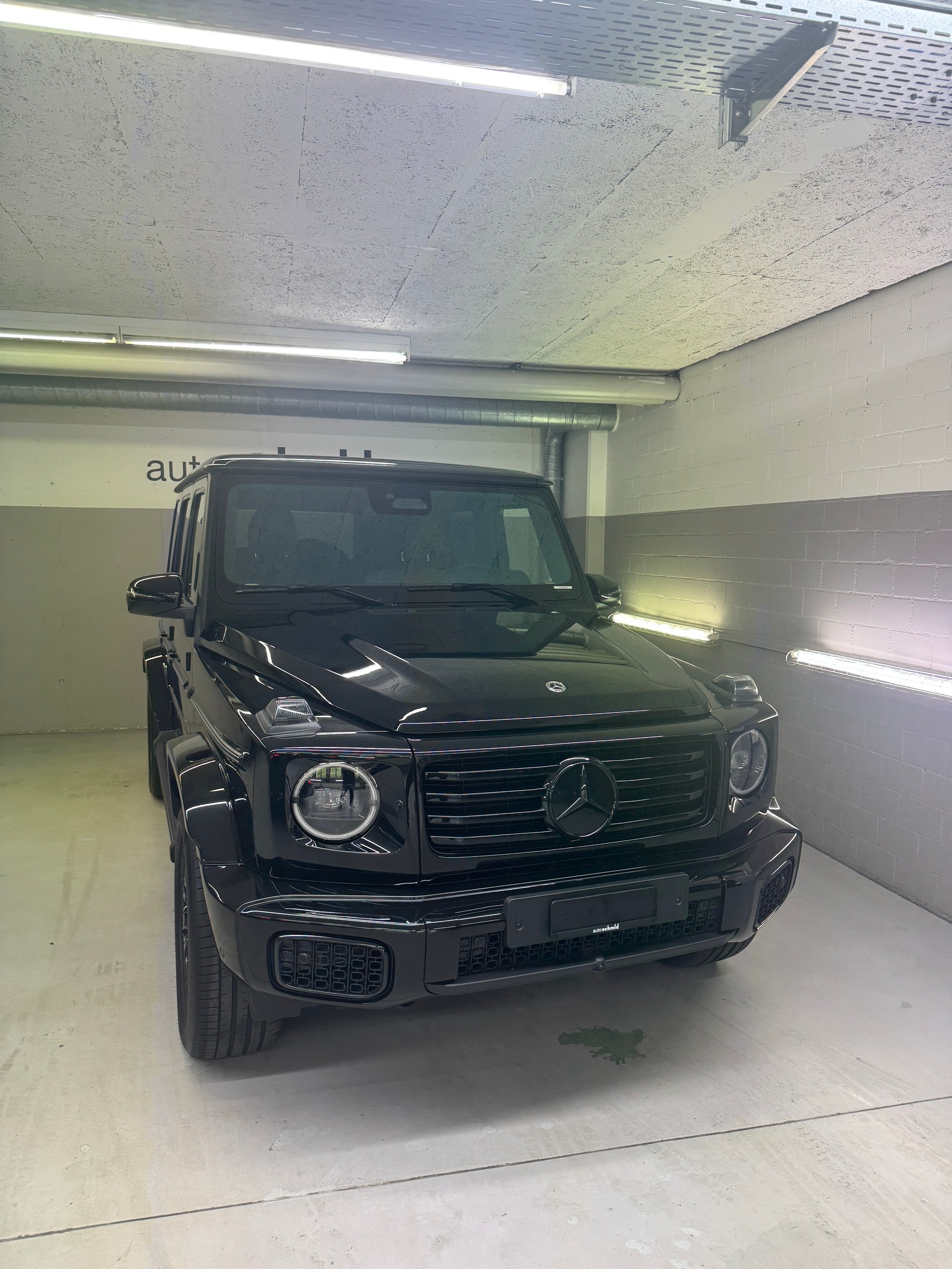 MERCEDES-BENZ G 450d-showroom-element-1