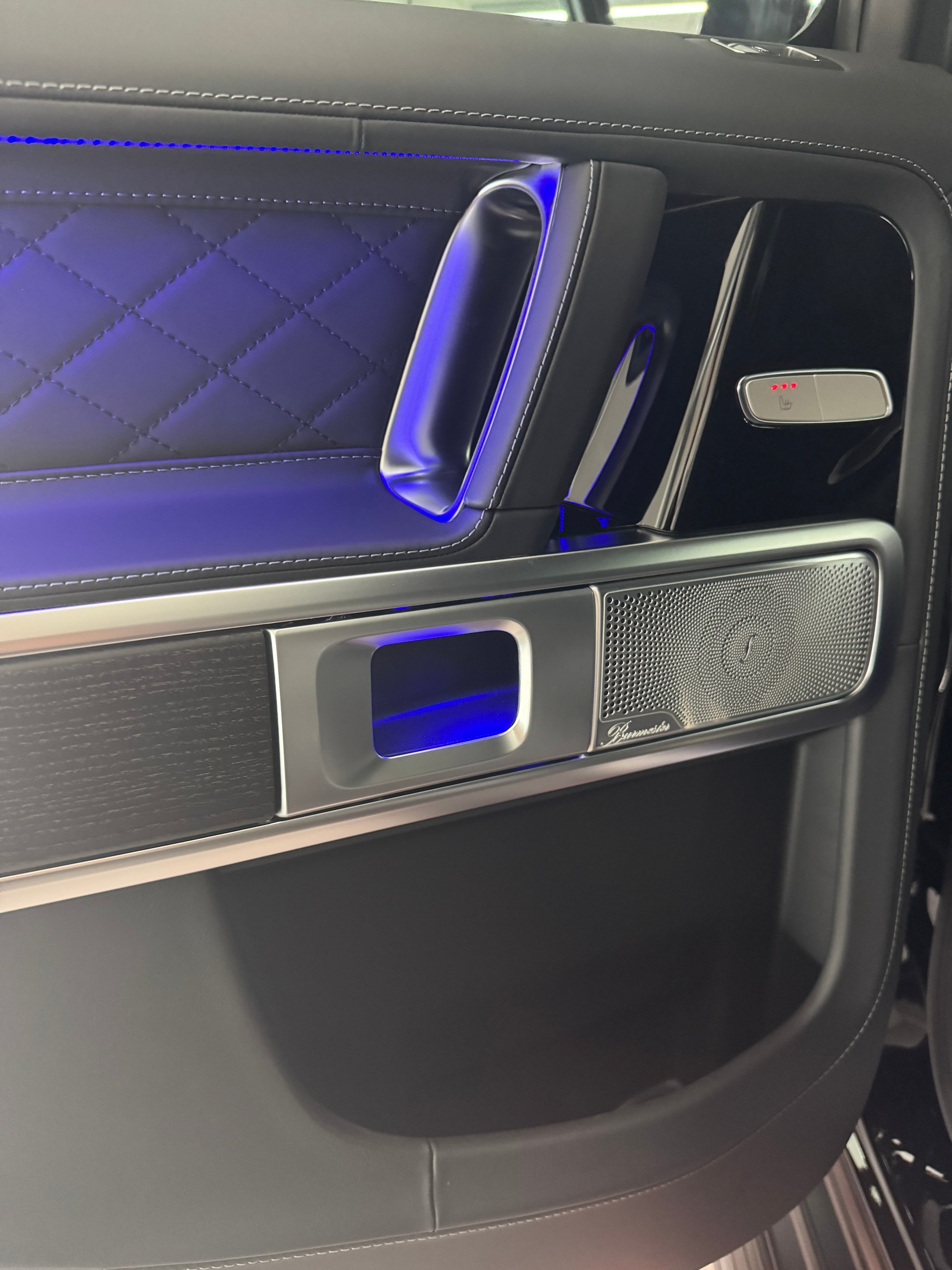 MERCEDES-BENZ G 450d-image-14