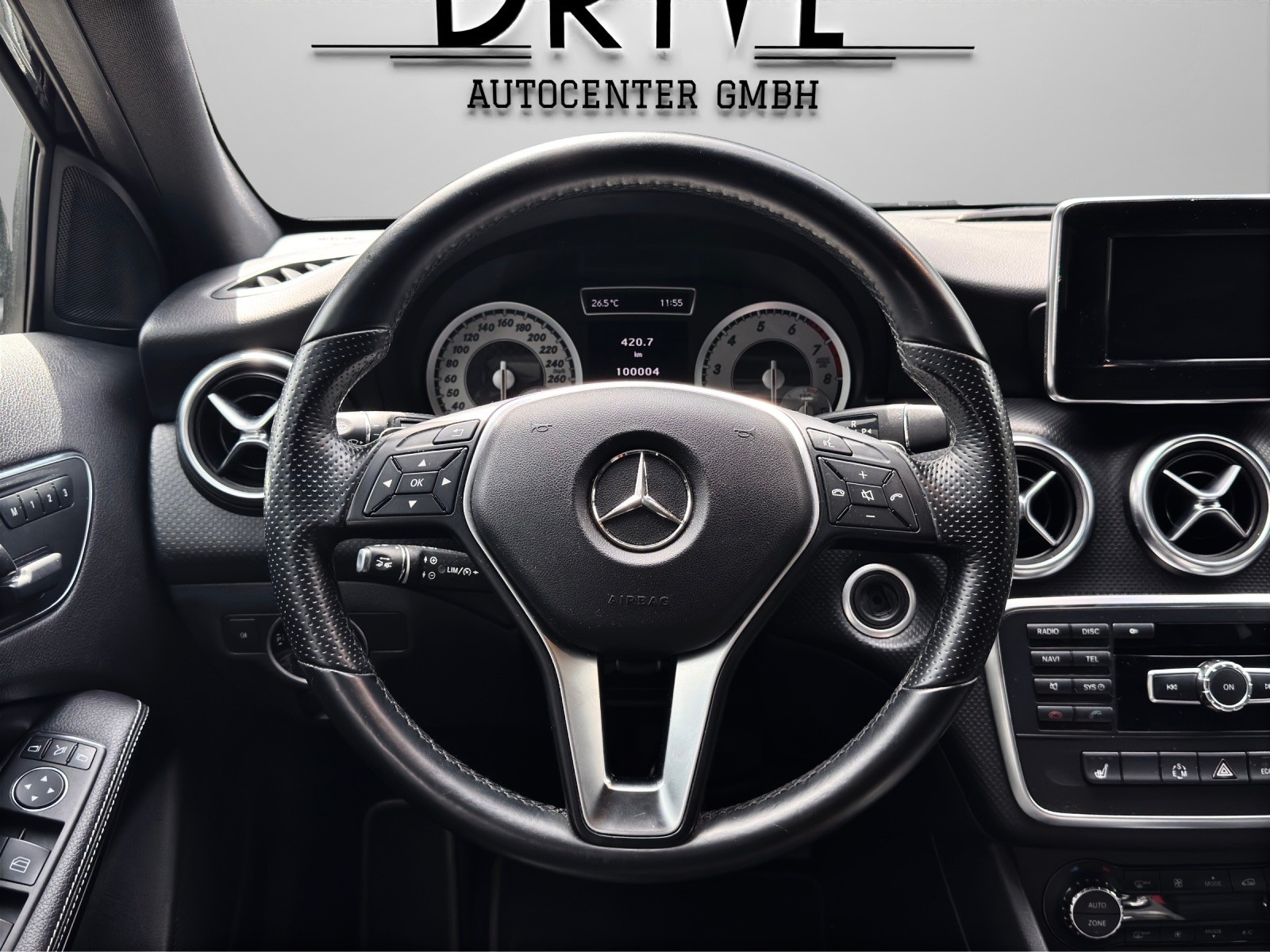 MERCEDES-BENZ A 200 Urban 7G-DCT-image-9