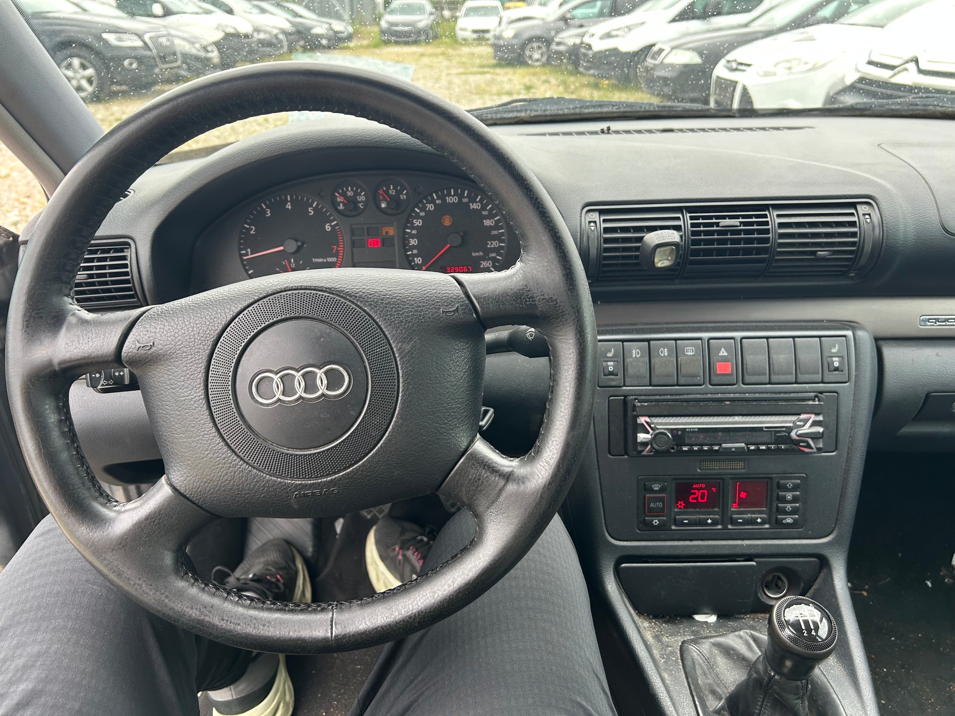 AUDI A4 Avant 2.4 quattro Ambition-image-6