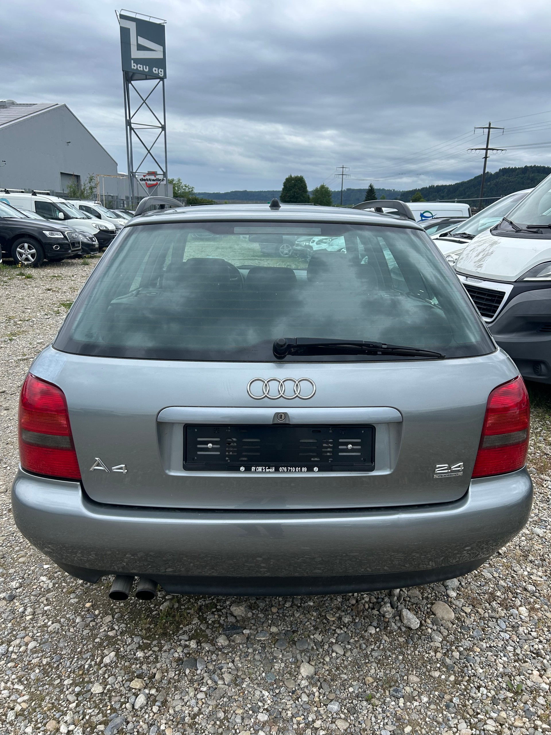 AUDI A4 Avant 2.4 quattro Ambition-image-4