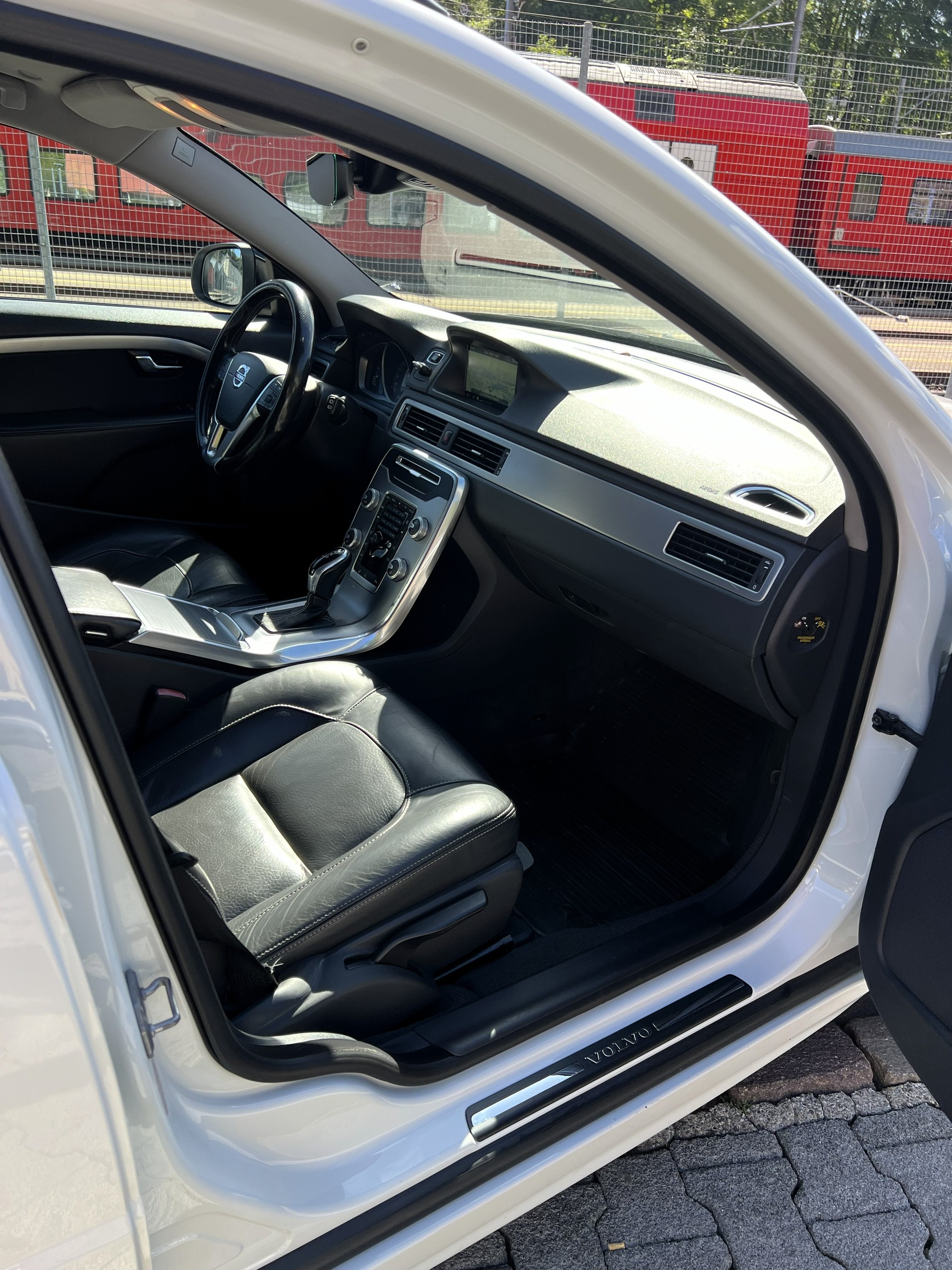 VOLVO V70 D4 AWD Momentum Dynamic Edition Geartronic-image-12