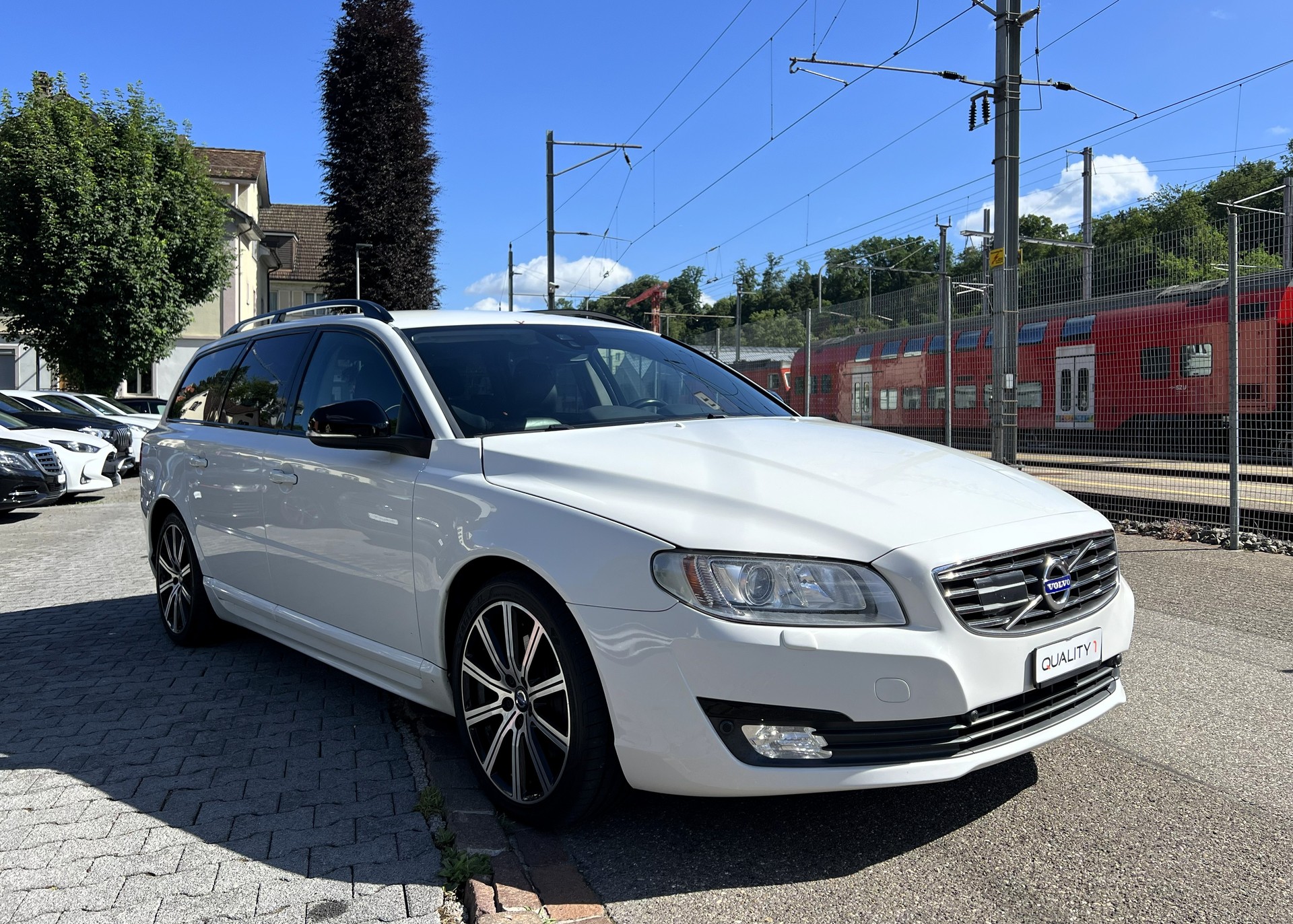 VOLVO V70 D4 AWD Momentum Dynamic Edition Geartronic-image-5