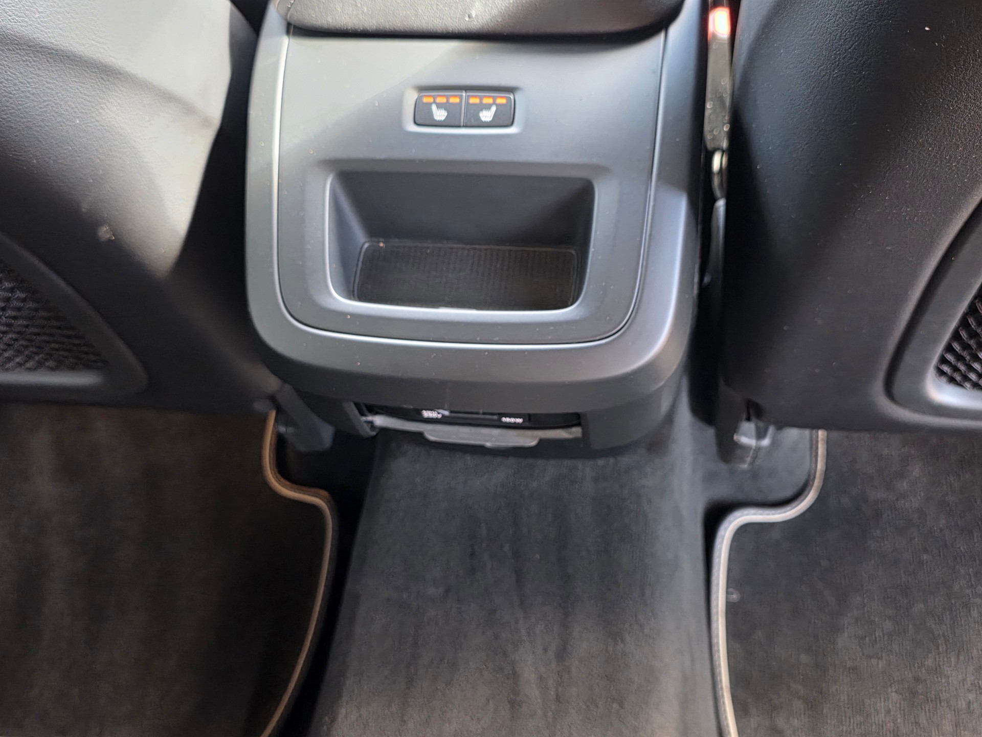 VOLVO XC60 T5 AWD R-Design ** VSP VOLVO SUISSE PACKAGE -KEYLESS -360° KAMERA - ACC AUT-DISTANZREGLER -ADAPTIVE LED - MEMORY PAKET-image-17