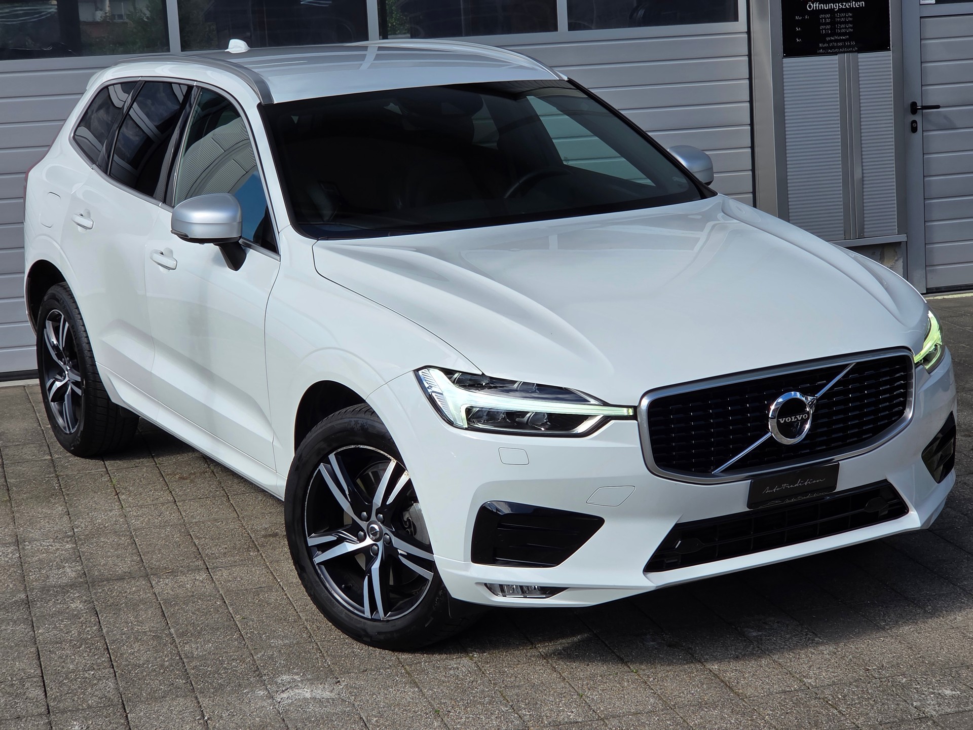 VOLVO XC60 T5 AWD R-Design ** VSP VOLVO SUISSE PACKAGE -KEYLESS -360° KAMERA - ACC AUT-DISTANZREGLER -ADAPTIVE LED - MEMORY PAKET-showroom-element-1