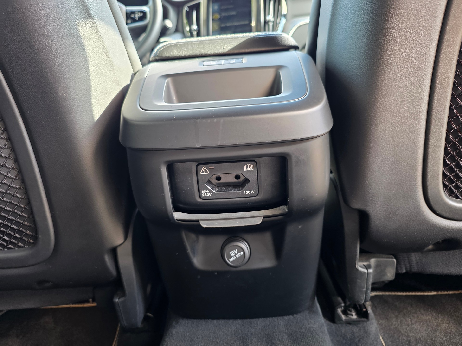 VOLVO XC60 T5 AWD R-Design ** VSP VOLVO SUISSE PACKAGE -KEYLESS -360° KAMERA - ACC AUT-DISTANZREGLER -ADAPTIVE LED - MEMORY PAKET-image-18