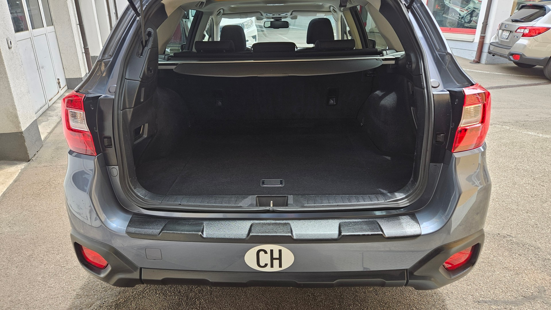 SUBARU Outback 2.5i Swiss Plus AWD Lineartronic-image-18