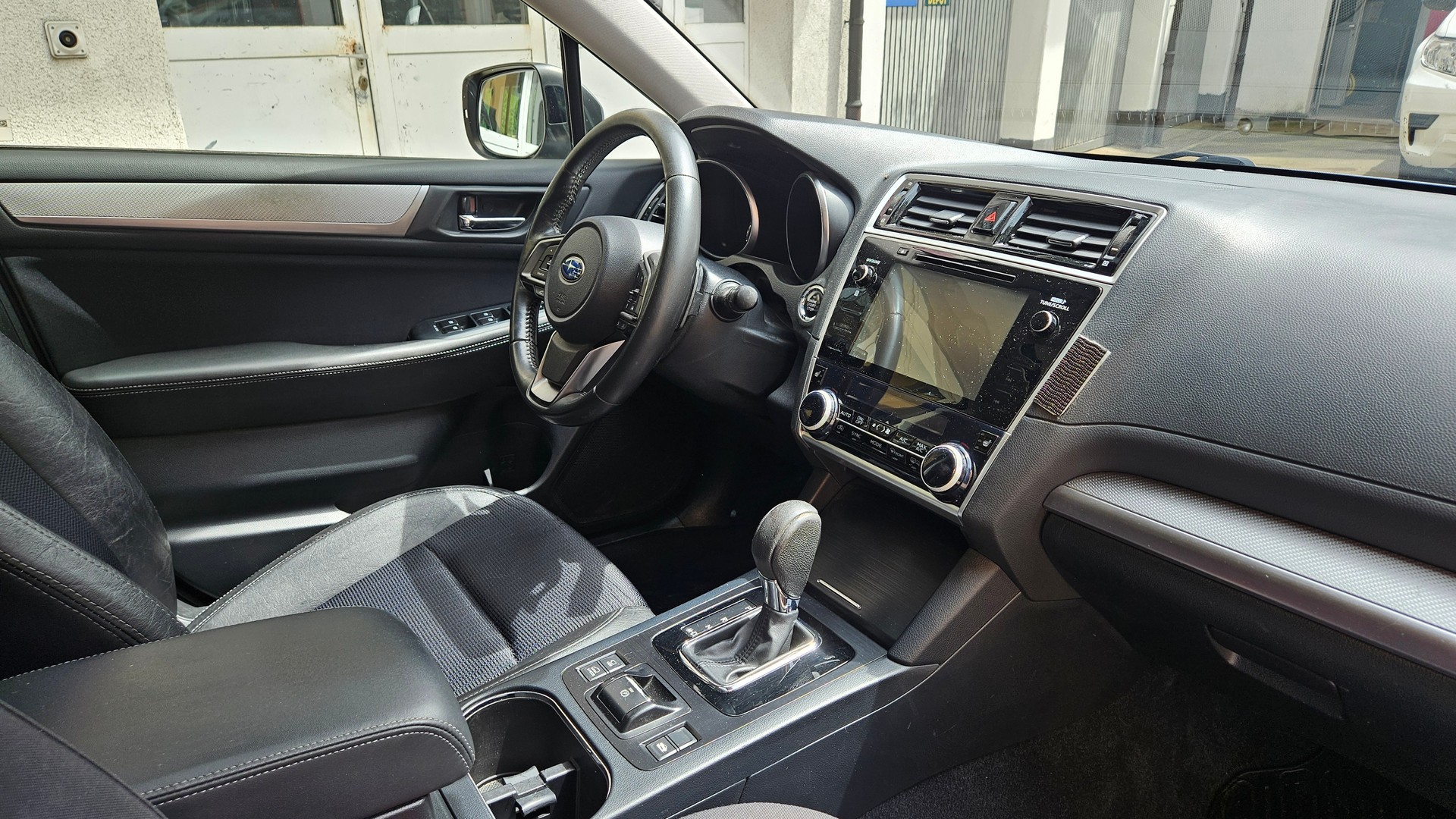 SUBARU Outback 2.5i Swiss Plus AWD Lineartronic-image-9
