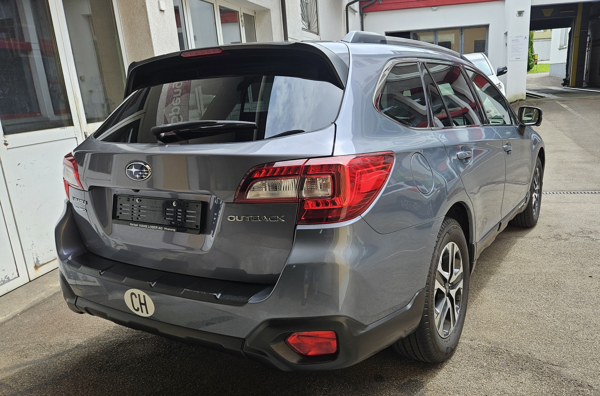 SUBARU Outback 2.5i Swiss Plus AWD Lineartronic-image-19