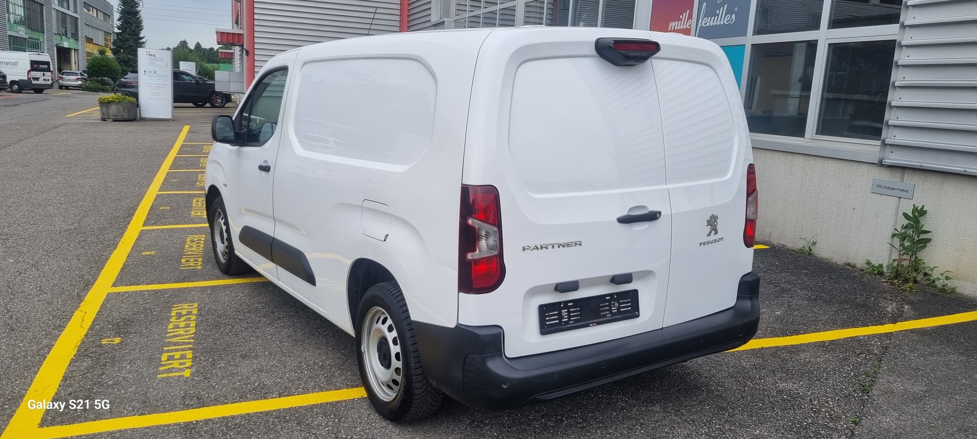 PEUGEOT Partner 1.5 Blue HDi s/s Asphalt Long 1000kg-image-3