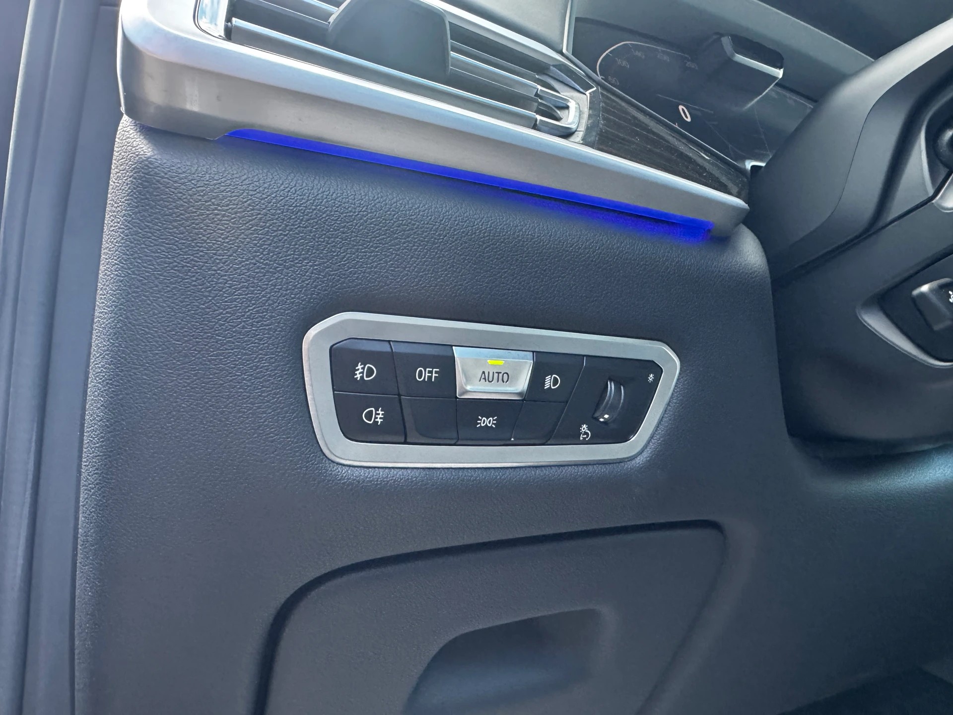 BMW X7 xDrive 48V 40i Steptronic-image-19