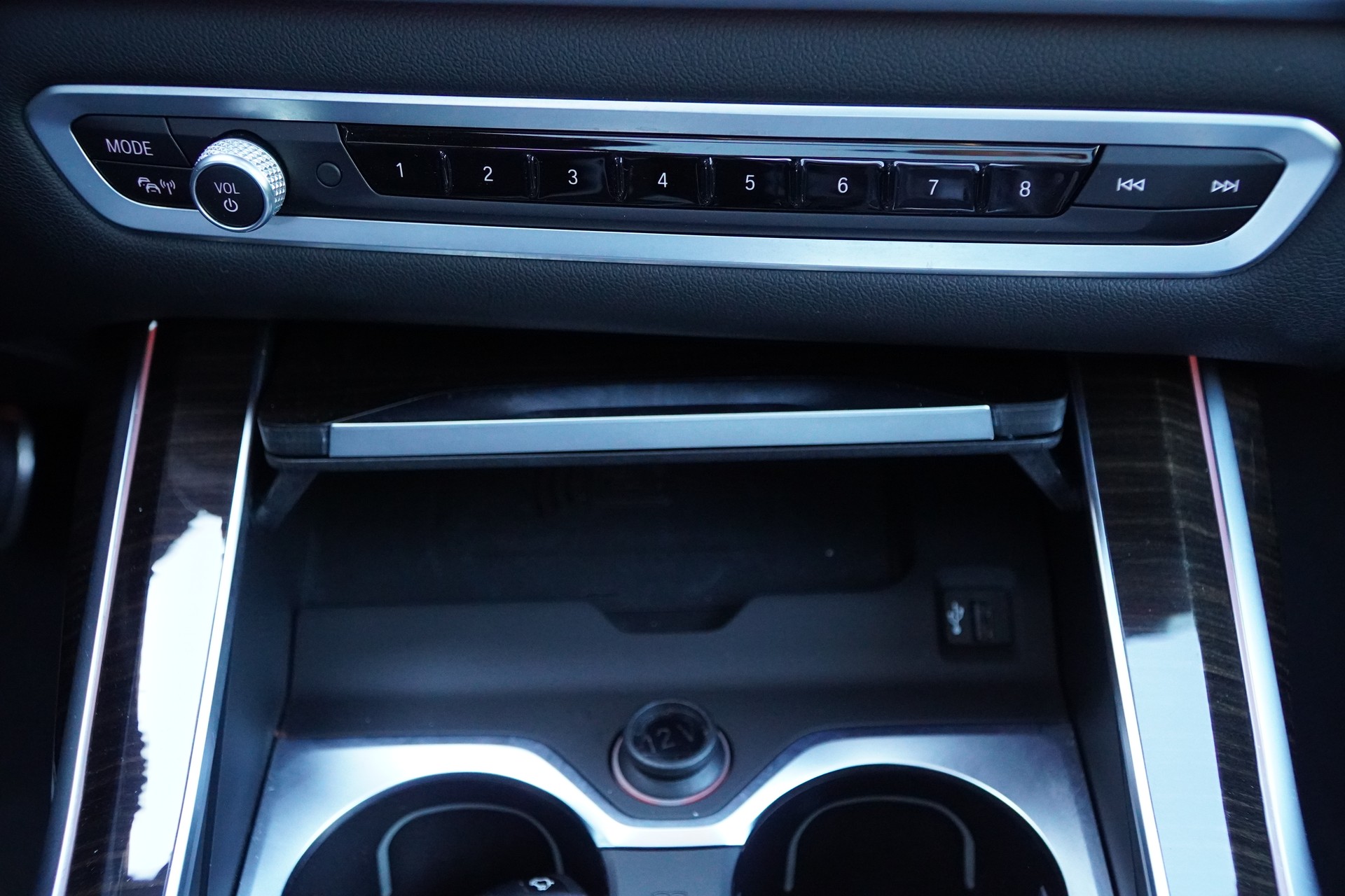 BMW X7 xDrive 48V 40i Steptronic-image-27
