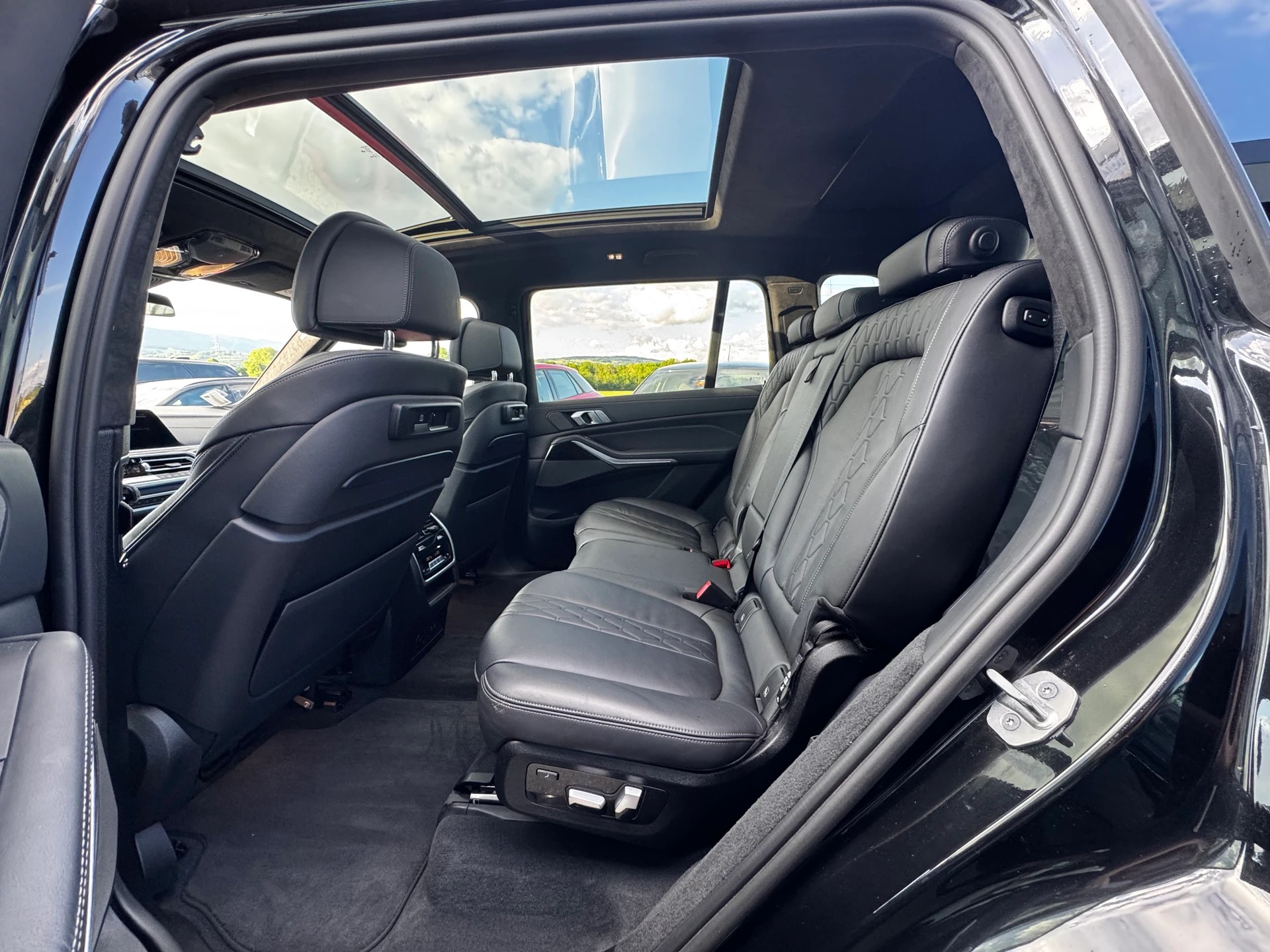BMW X7 xDrive 48V 40i Steptronic-image-7