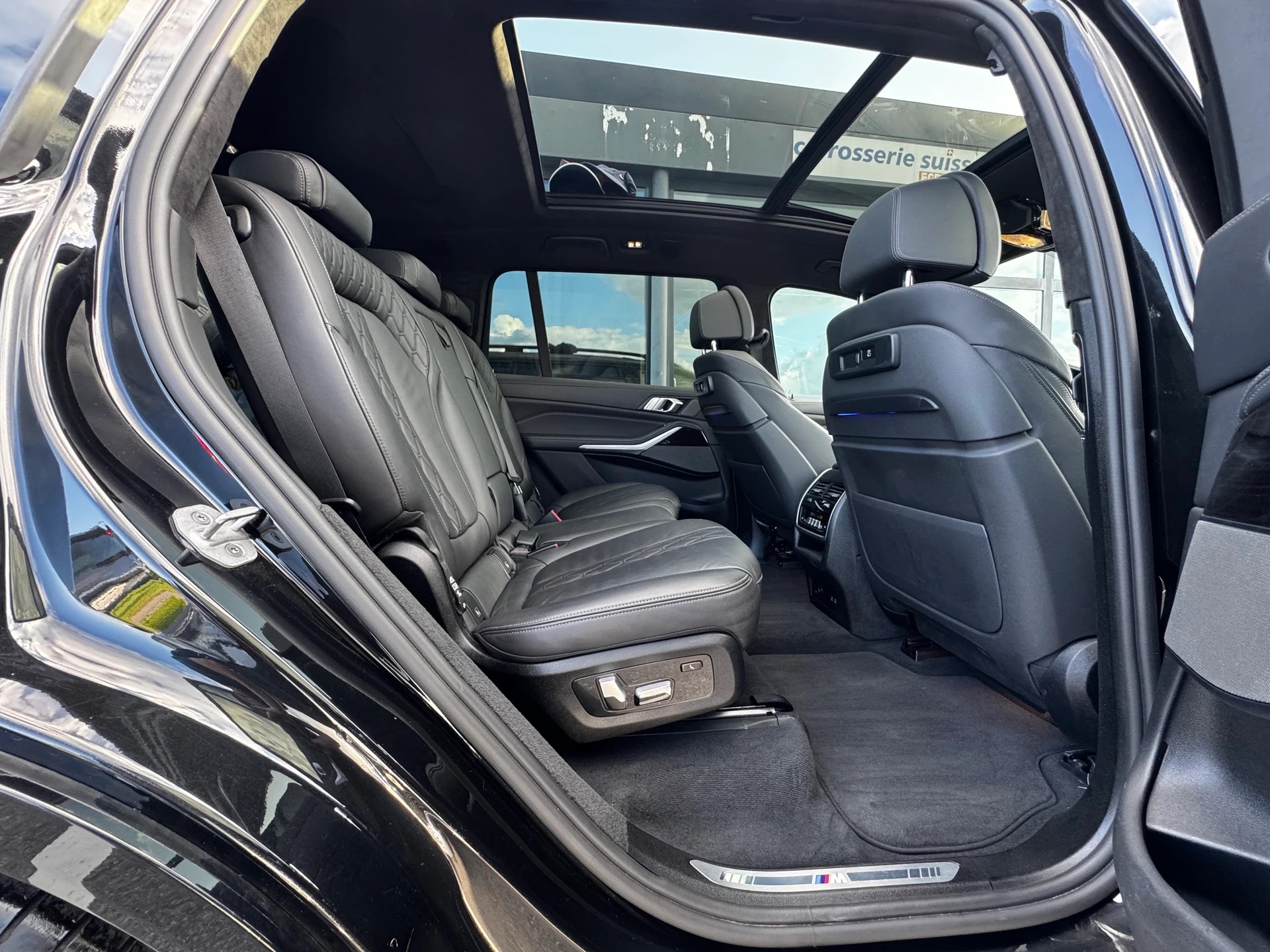 BMW X7 xDrive 48V 40i Steptronic-image-16