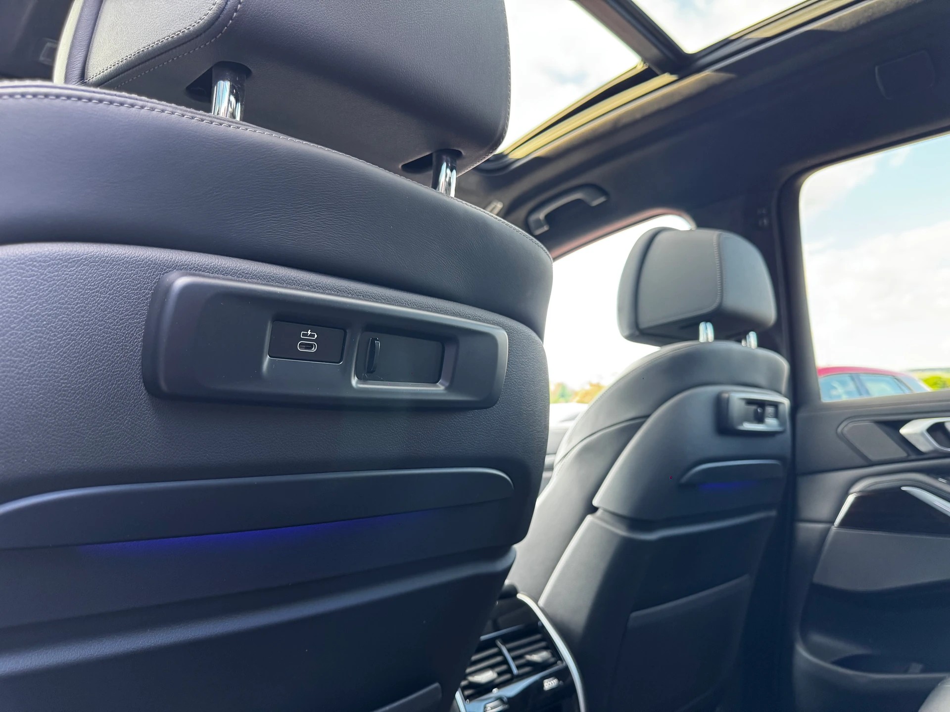 BMW X7 xDrive 48V 40i Steptronic-image-17