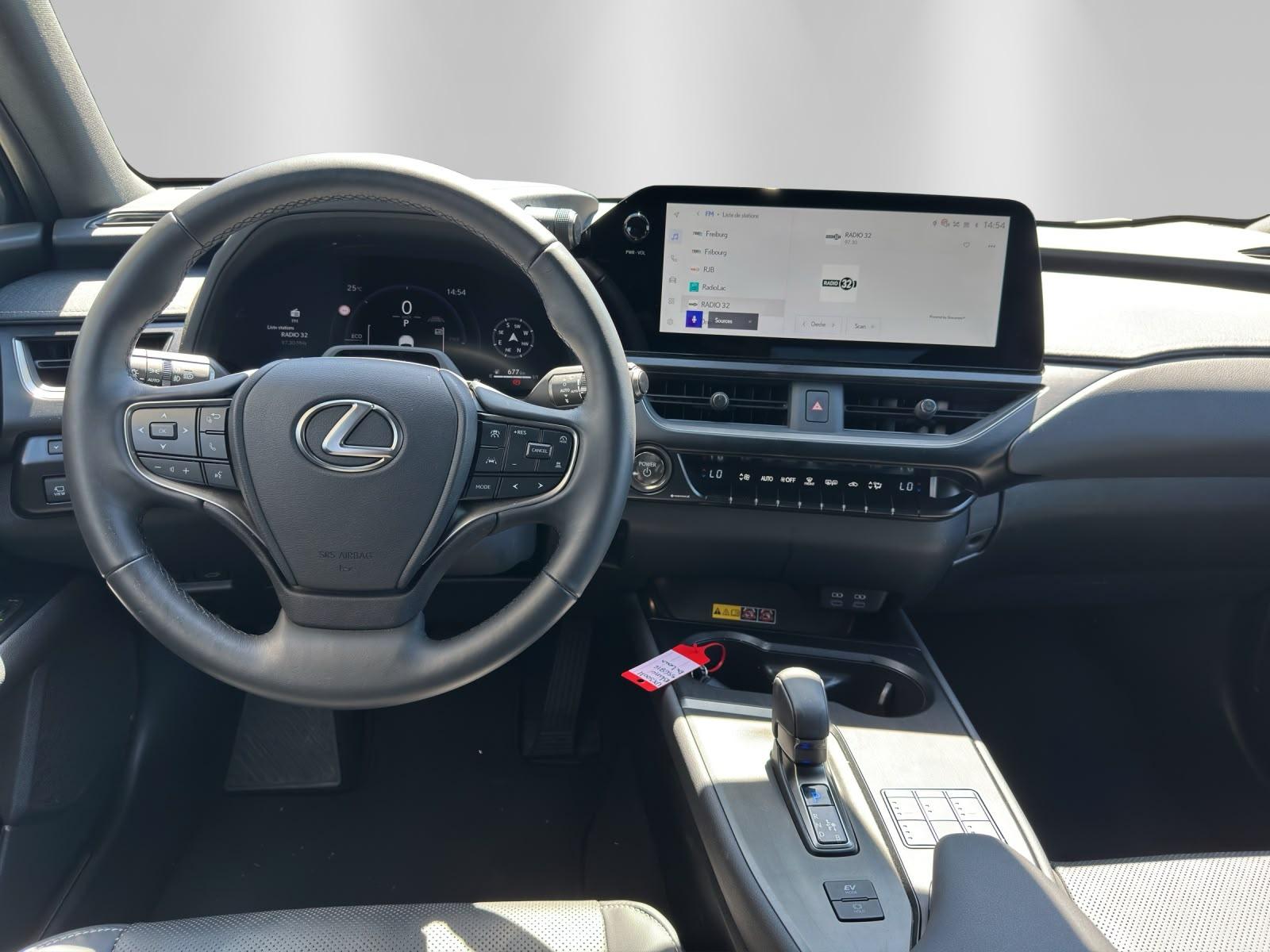 LEXUS UX 300h Excellence-image-9