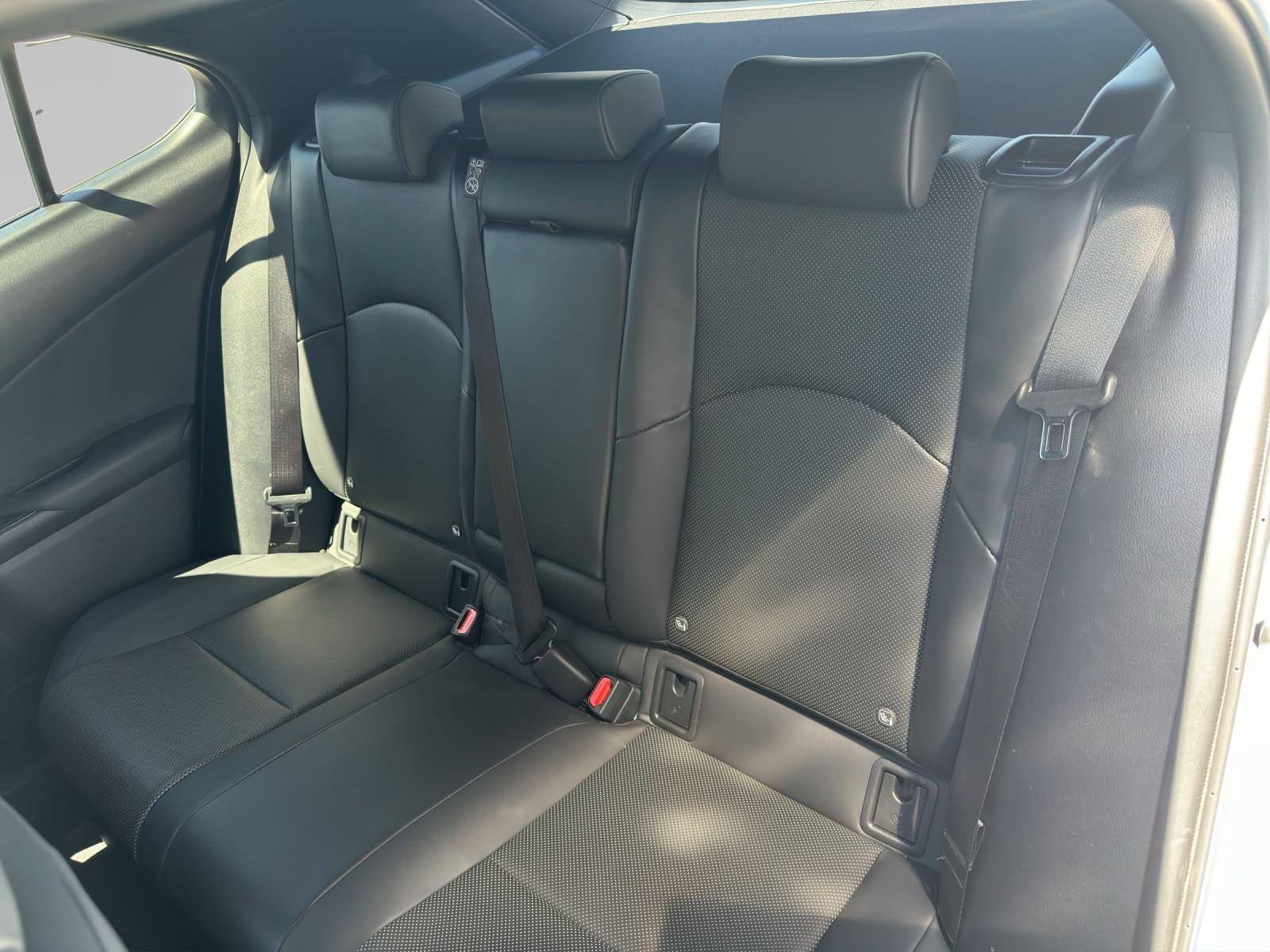 LEXUS UX 300h Excellence-image-11