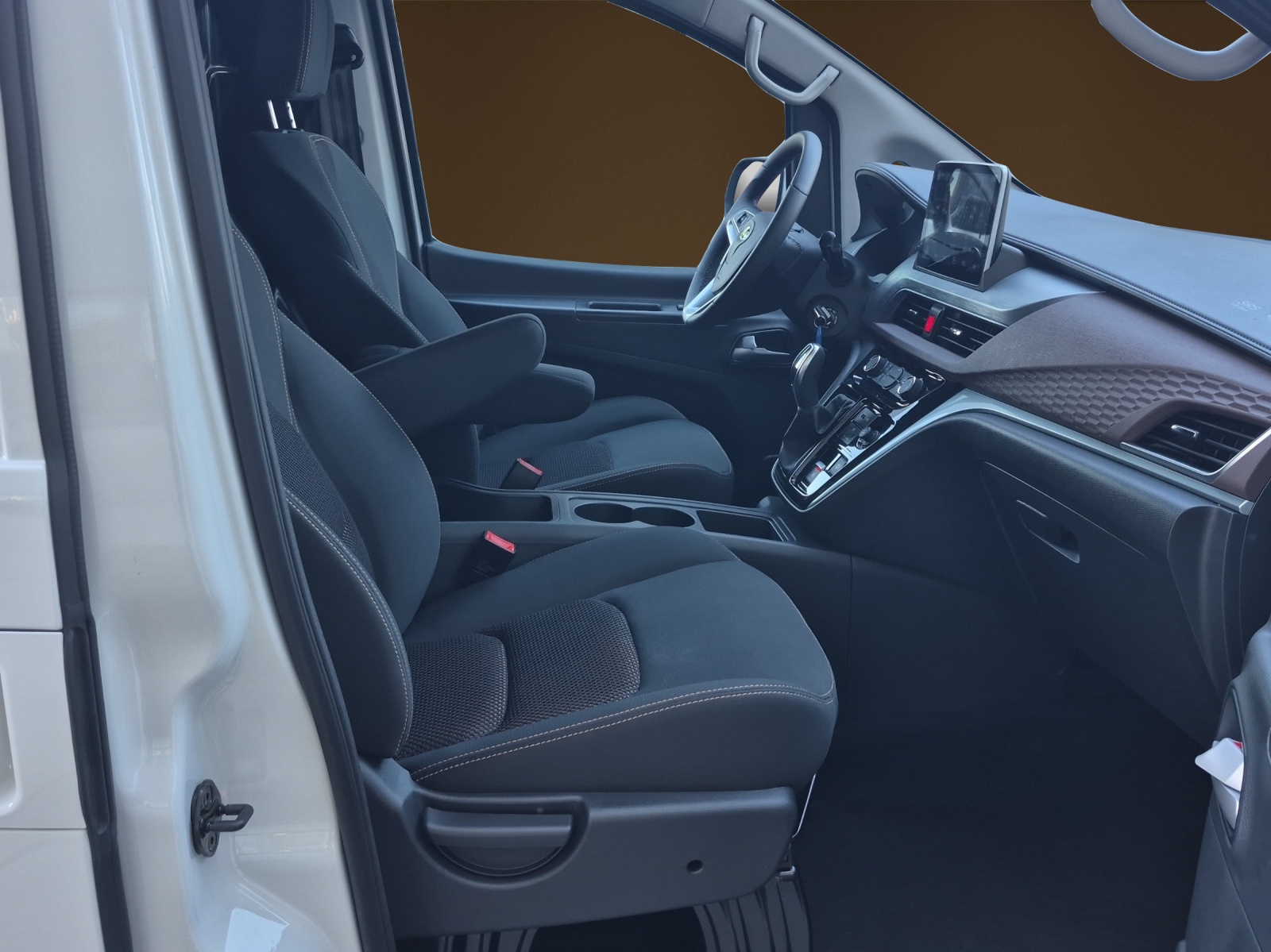 JAC M3 EV-image-8