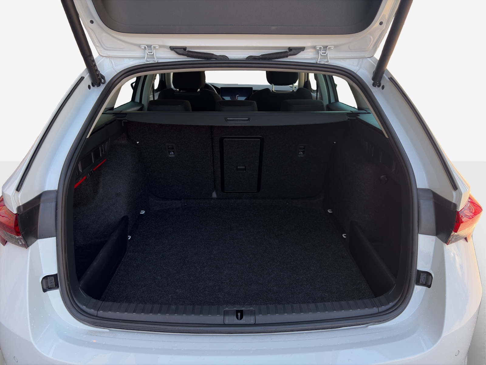 SKODA Octavia Combi 1.5 TSI mHEV DSG Dynamic-image-12