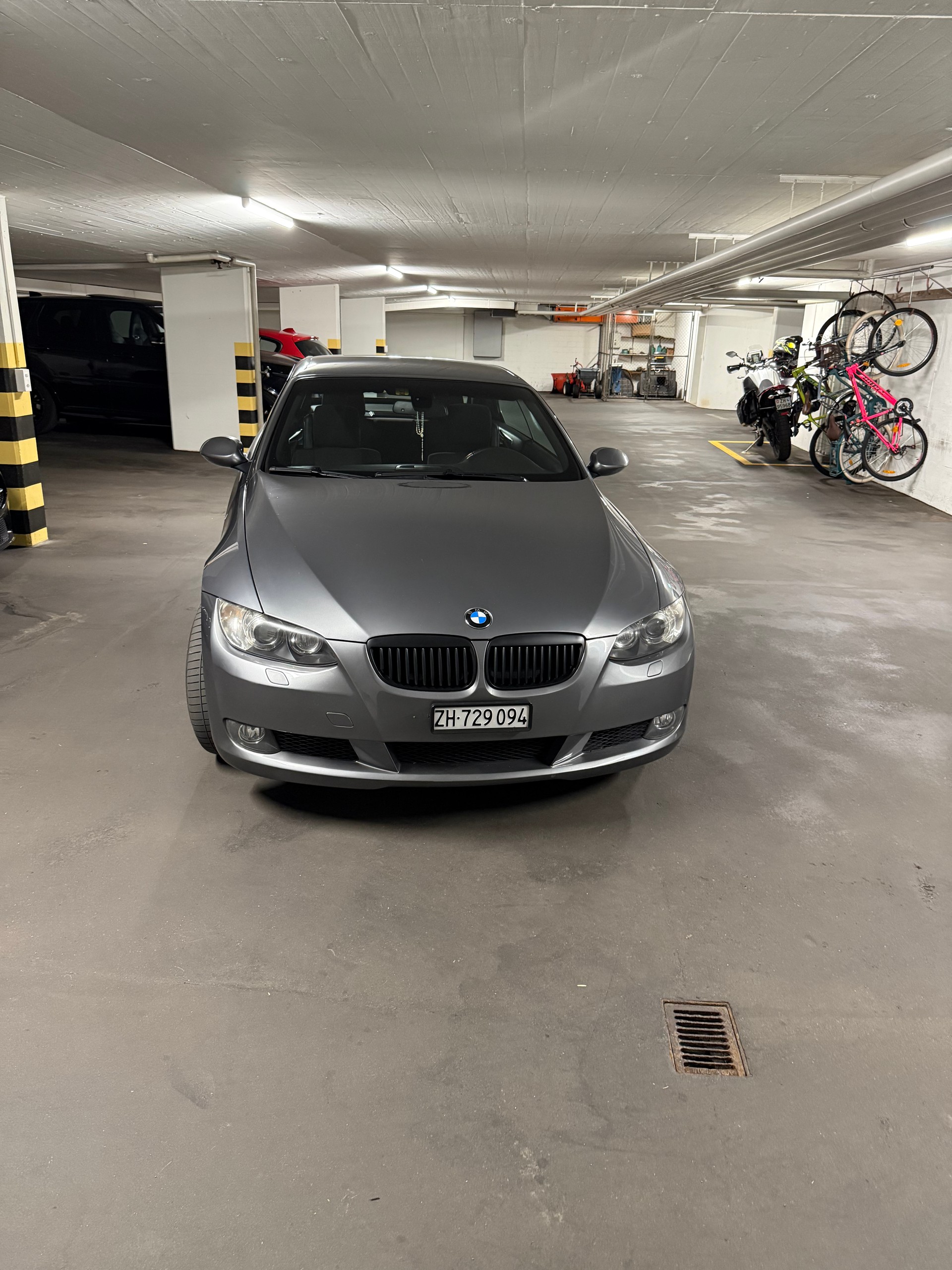 BMW 325i-image-1