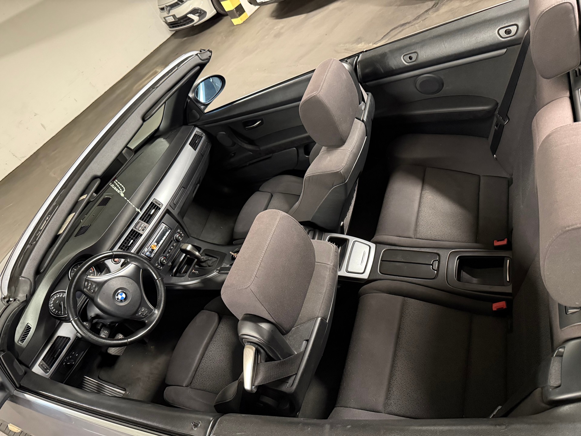 BMW 325i-image-2
