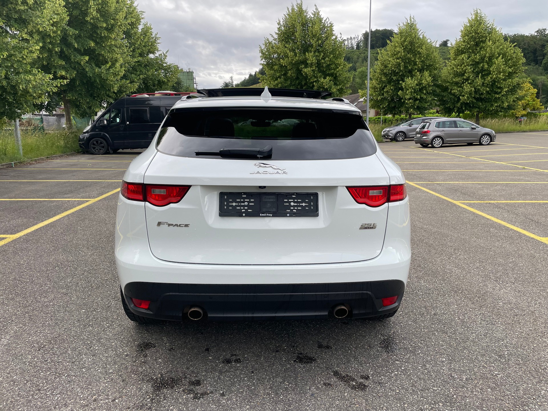 JAGUAR F-Pace 25t 2.0 R-Sport AWD Automatik-image-5