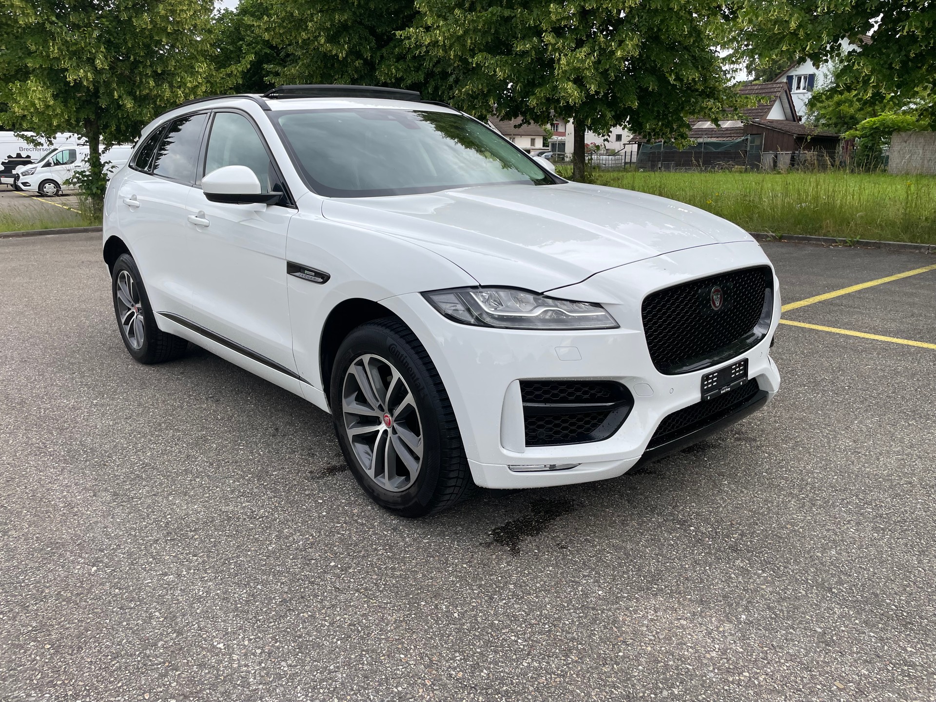 JAGUAR F-Pace 25t 2.0 R-Sport AWD Automatik-image-0