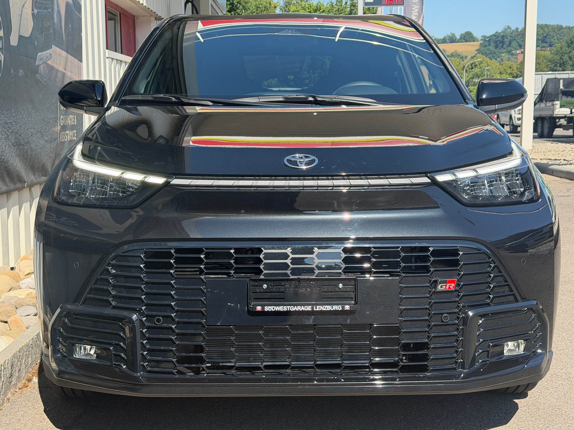 TOYOTA Aygo X 1.5 GR Sport e-CVT-image-3