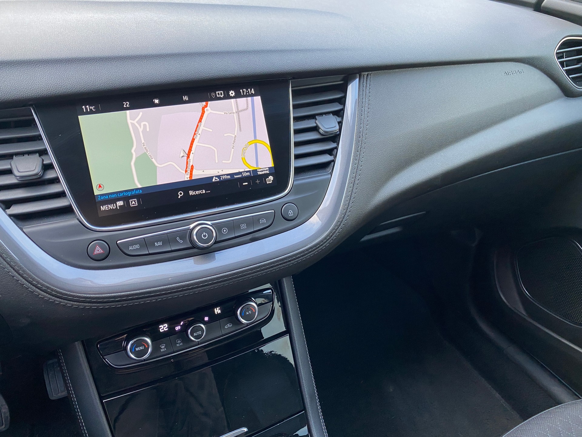 OPEL Grandland X 1.6 Hybrid4 Excellence Automatik-image-11