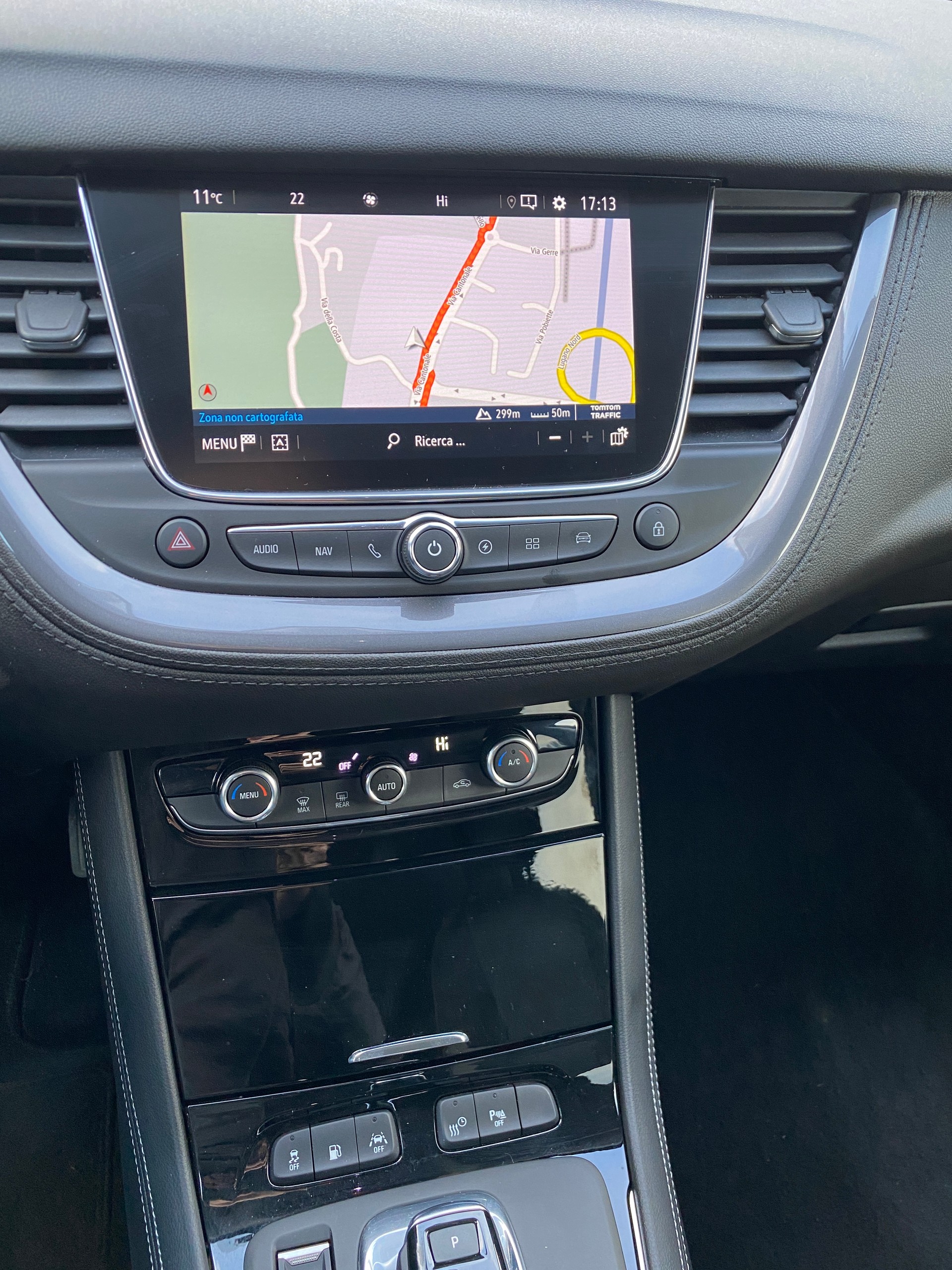 OPEL Grandland X 1.6 Hybrid4 Excellence Automatik-image-9