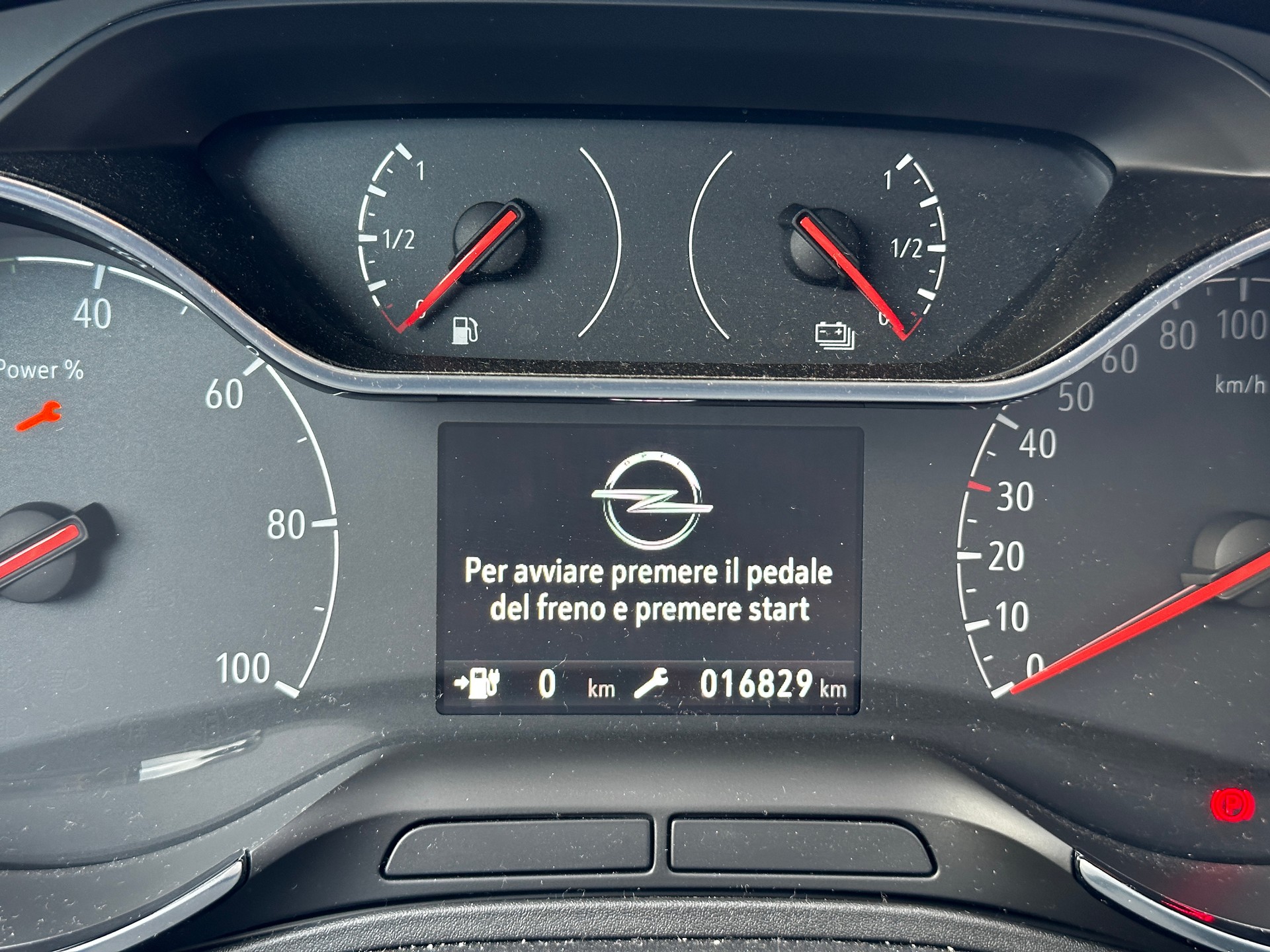 OPEL Grandland X 1.6 Hybrid4 Excellence Automatik-image-6