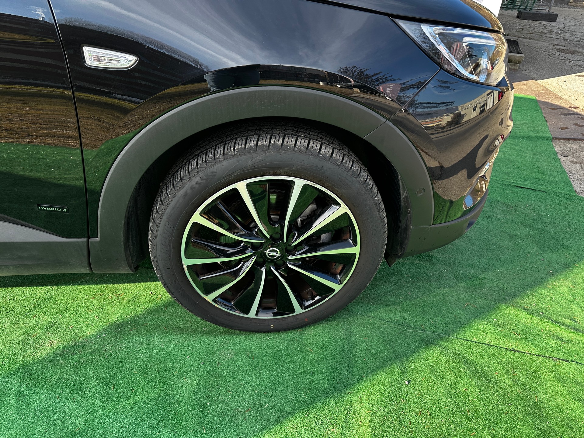 OPEL Grandland X 1.6 Hybrid4 Excellence Automatik-image-5