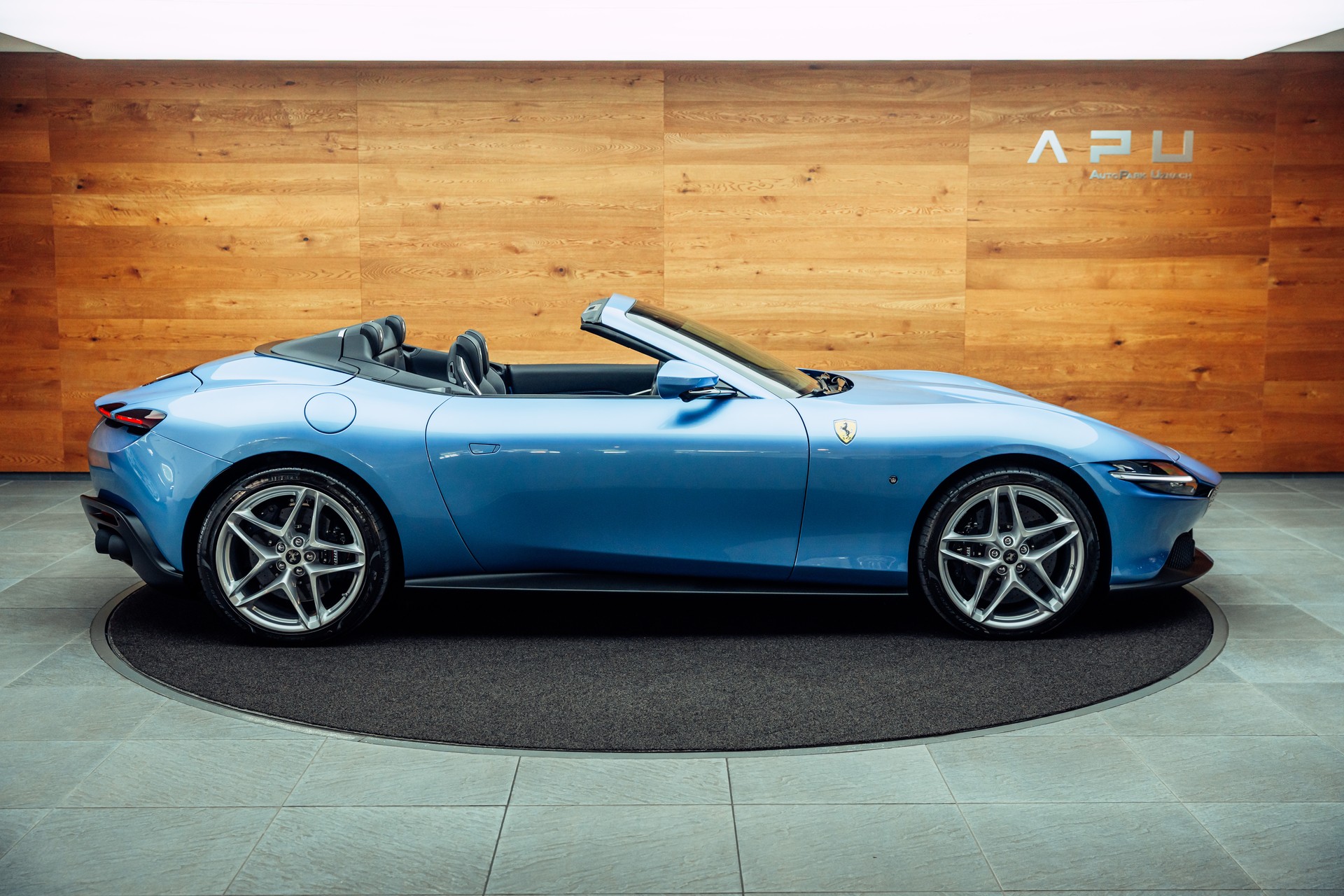 FERRARI Roma 3.9 V8 T Spider Azzurro California-image-8
