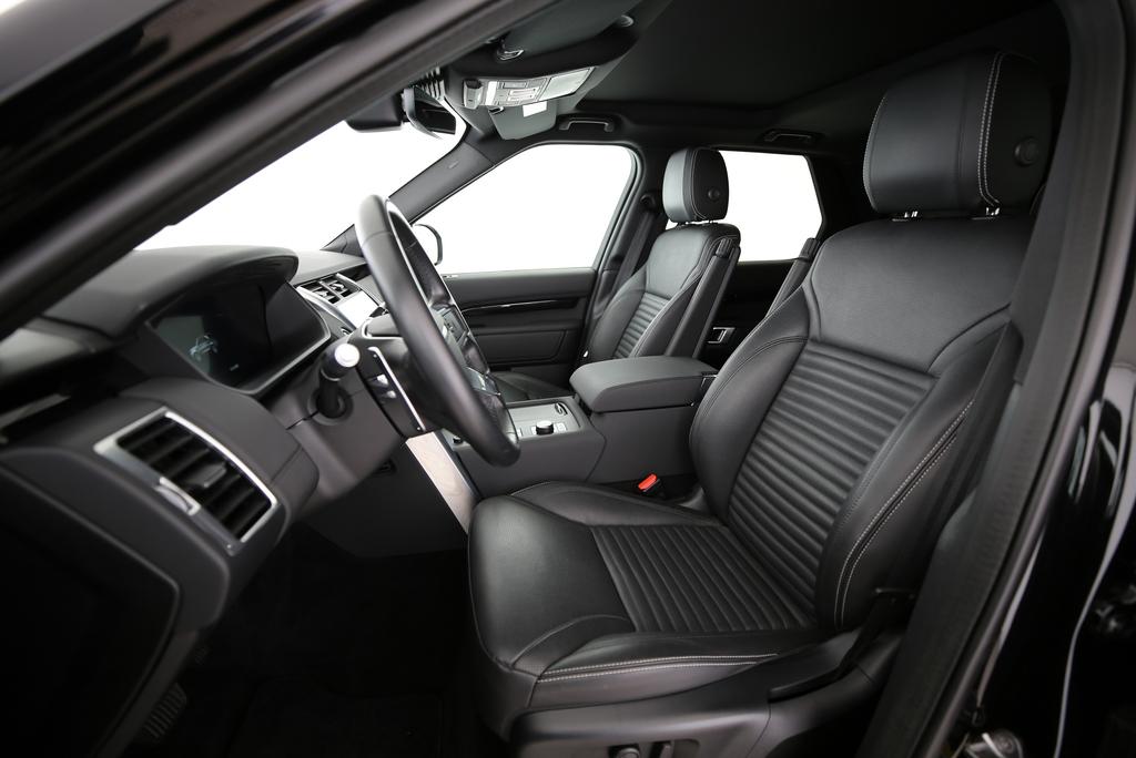 LAND ROVER Discovery 2.0 I4 S-showroom-element-3