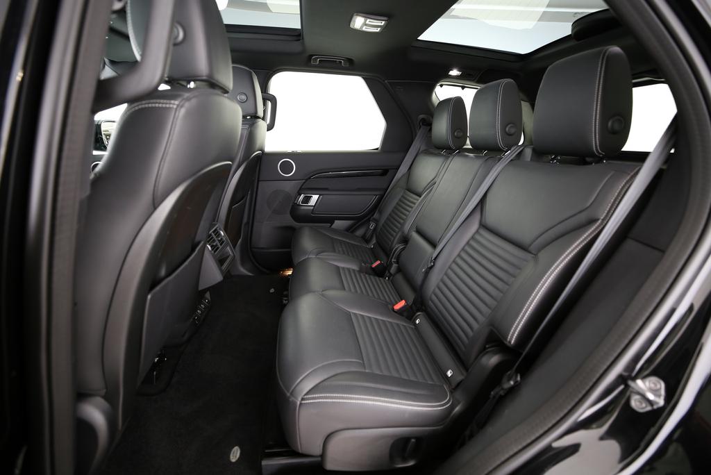 LAND ROVER Discovery 2.0 I4 S-image-11