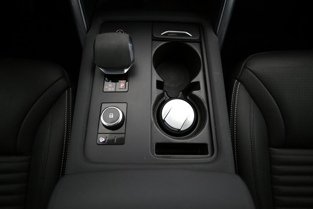LAND ROVER Discovery 2.0 I4 S-image-9