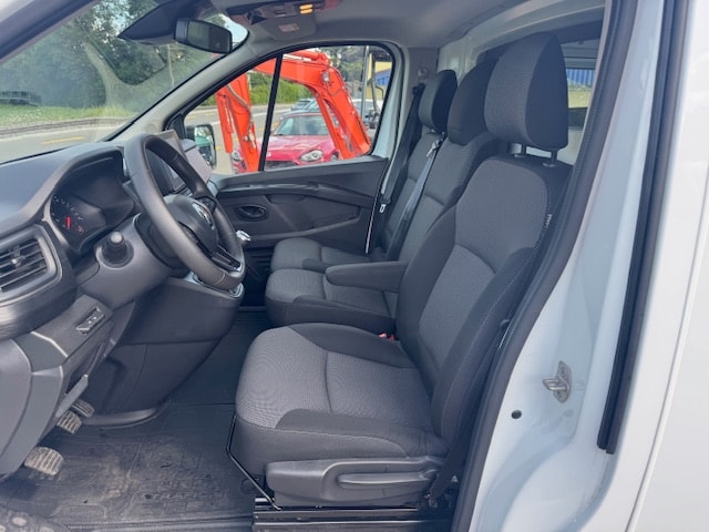 RENAULT Trafic 2.0 Blue dCi 130 Advance L1H1 **Klima** Navigation Rückfahrkamera Tempomat und Div.-image-8