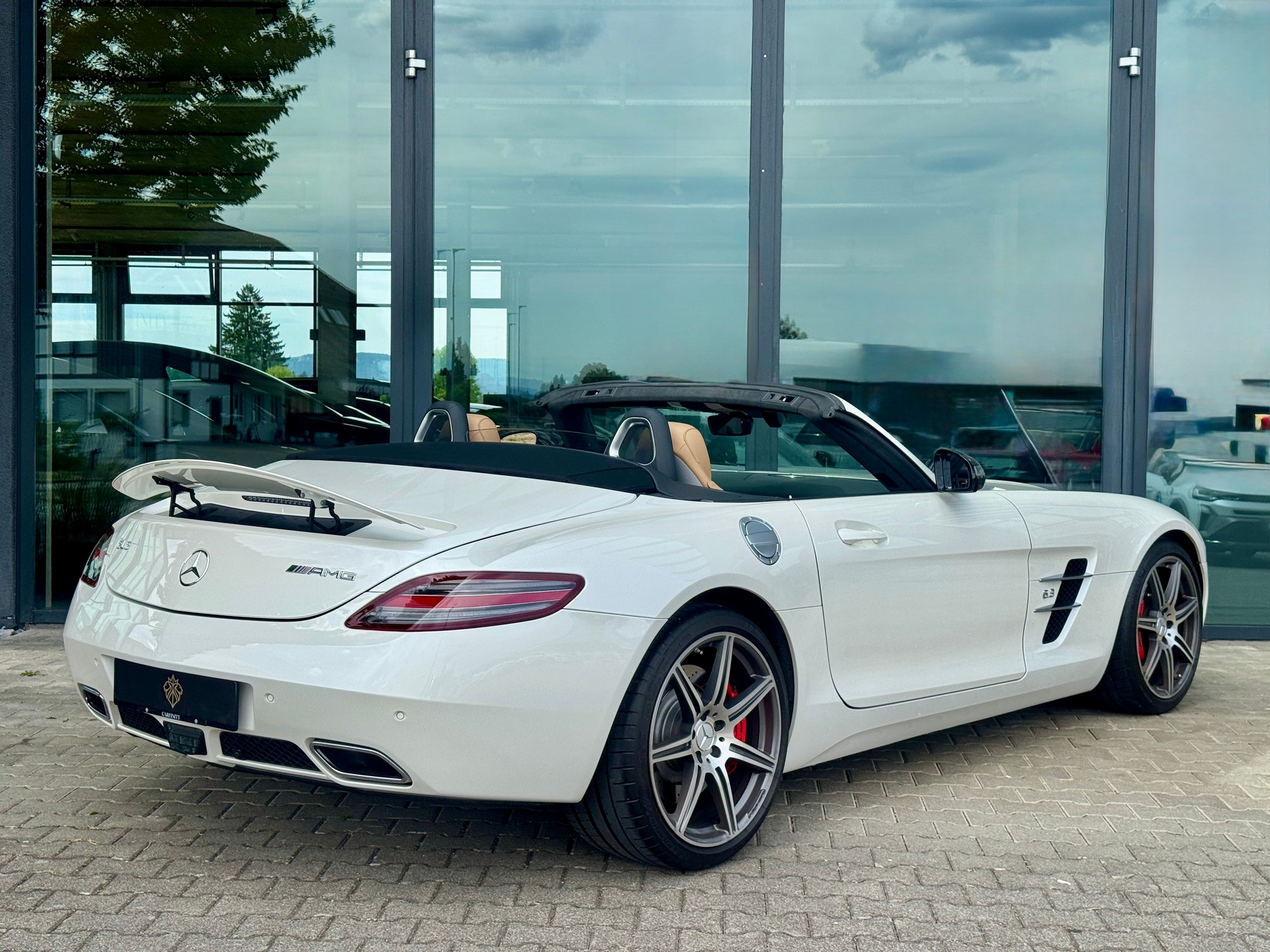 MERCEDES-BENZ SLS 63 AMG Speedshift-image-5